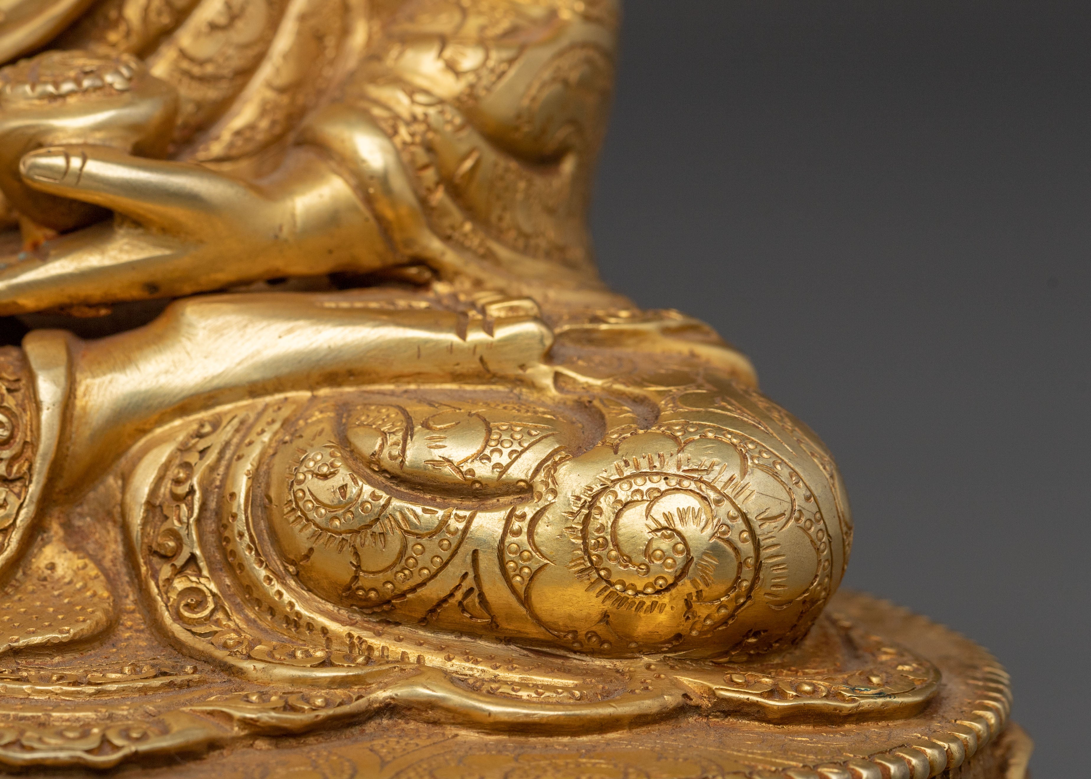Shakyamuni Buddha Statue | Peaceful Meditation