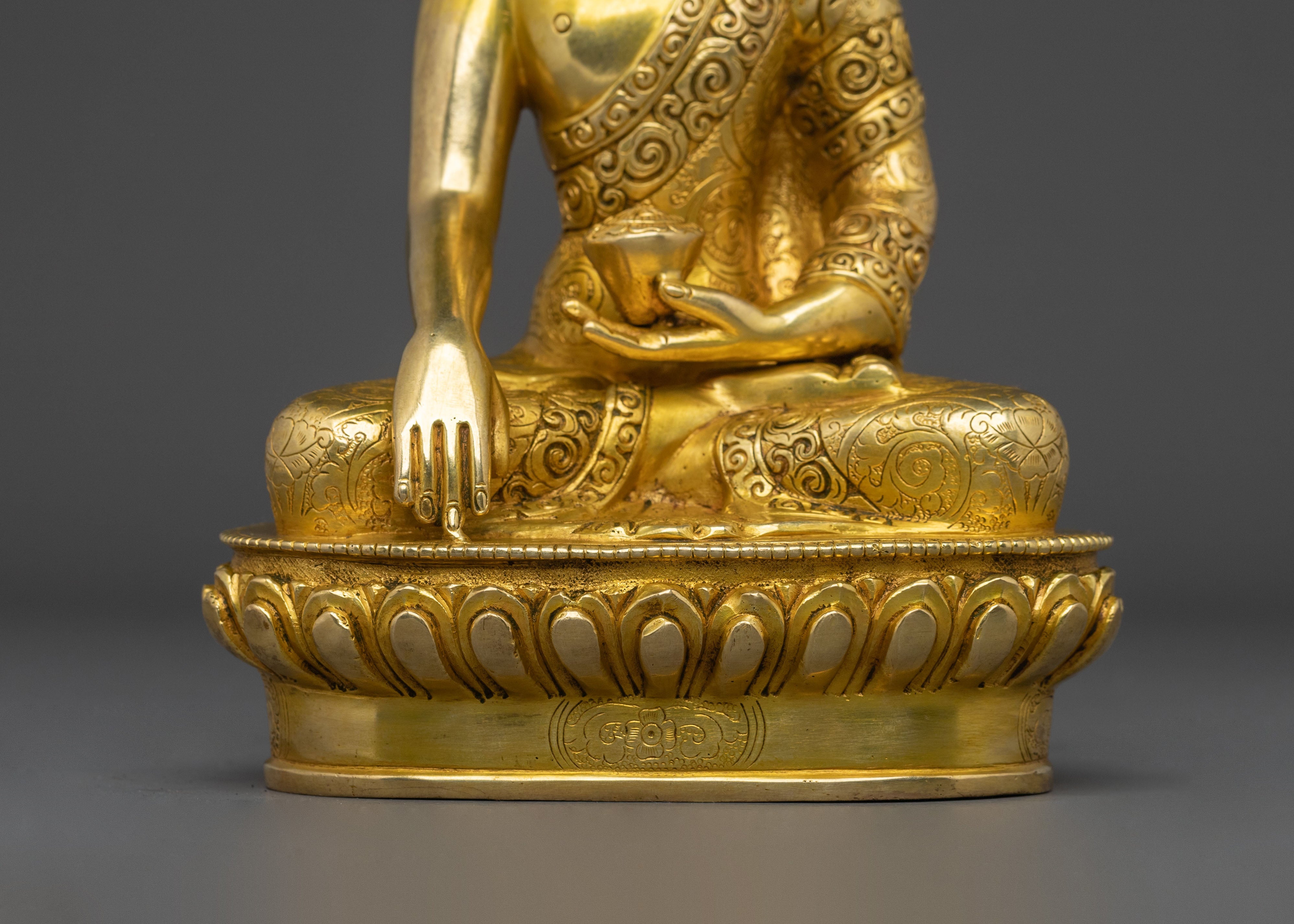 Shakyamuni Buddha Sacred Awakening Statue | Tibetan Buddhist Enlightened Figure