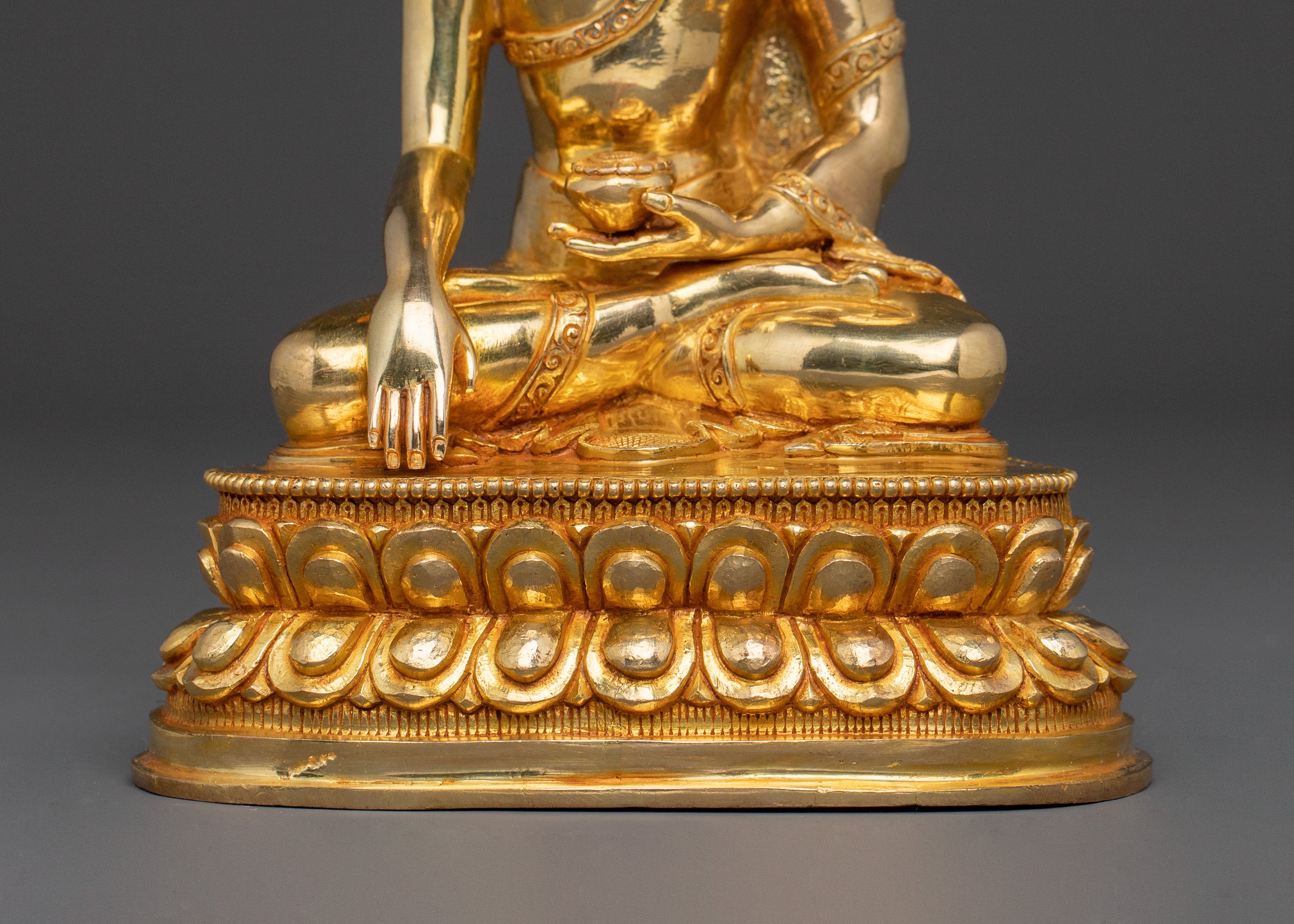 Awakened One Shakyamuni Buddha Sculpture for Altar
