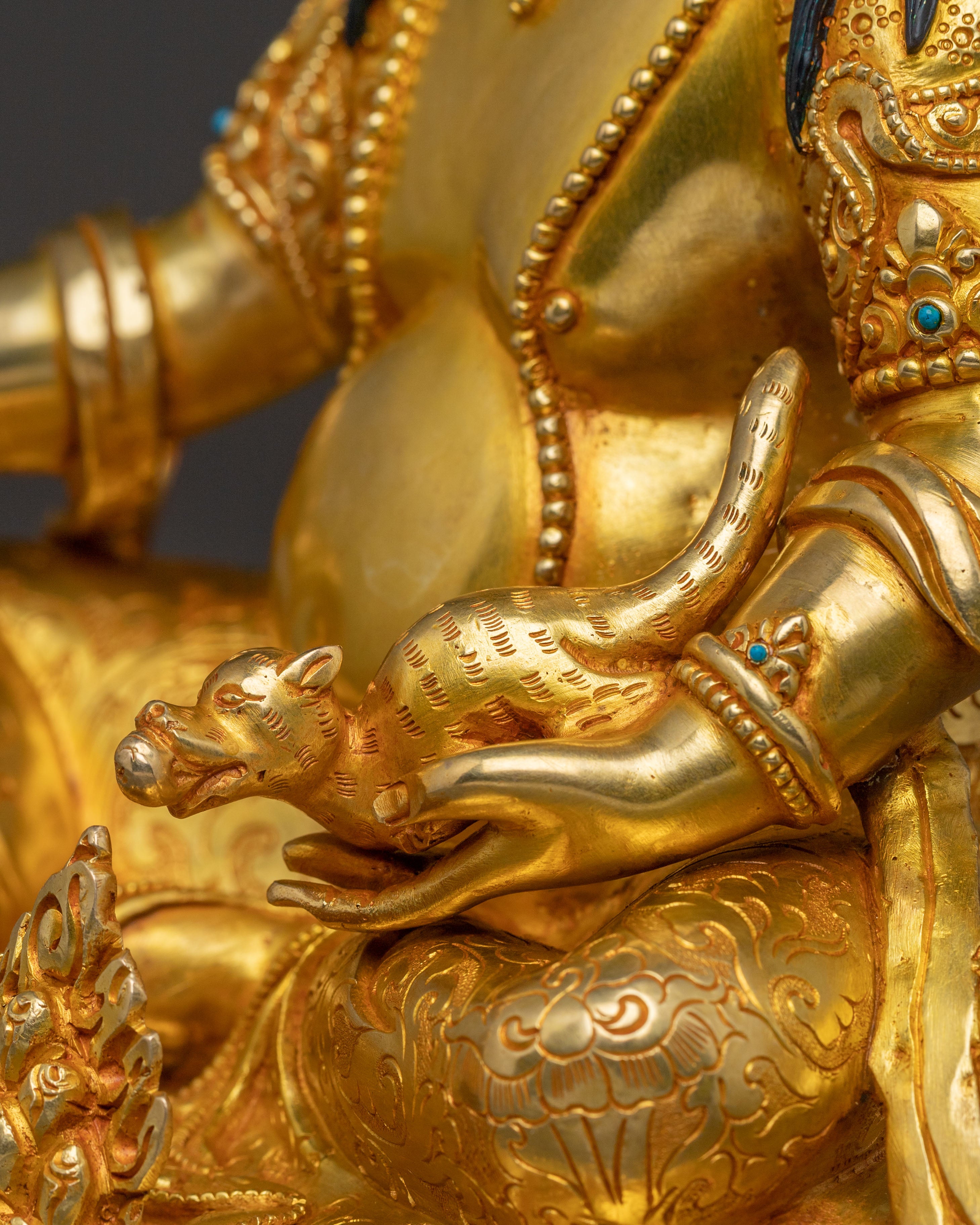 Sacred Statue of Lord Dzambhala | Guardian of Wealth