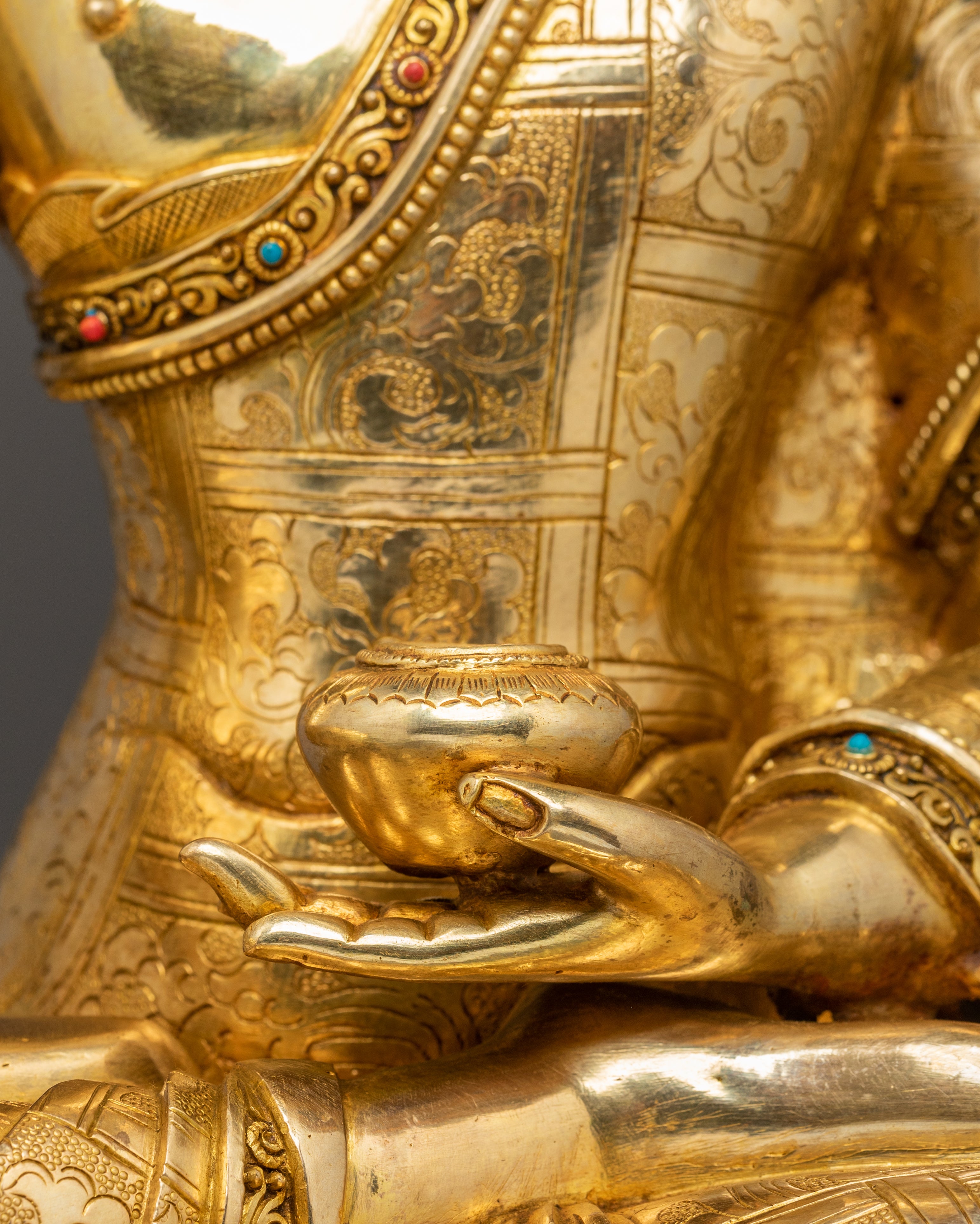 Handmade Shakyamuni Buddha Sculpture: Symbol of Wisdom