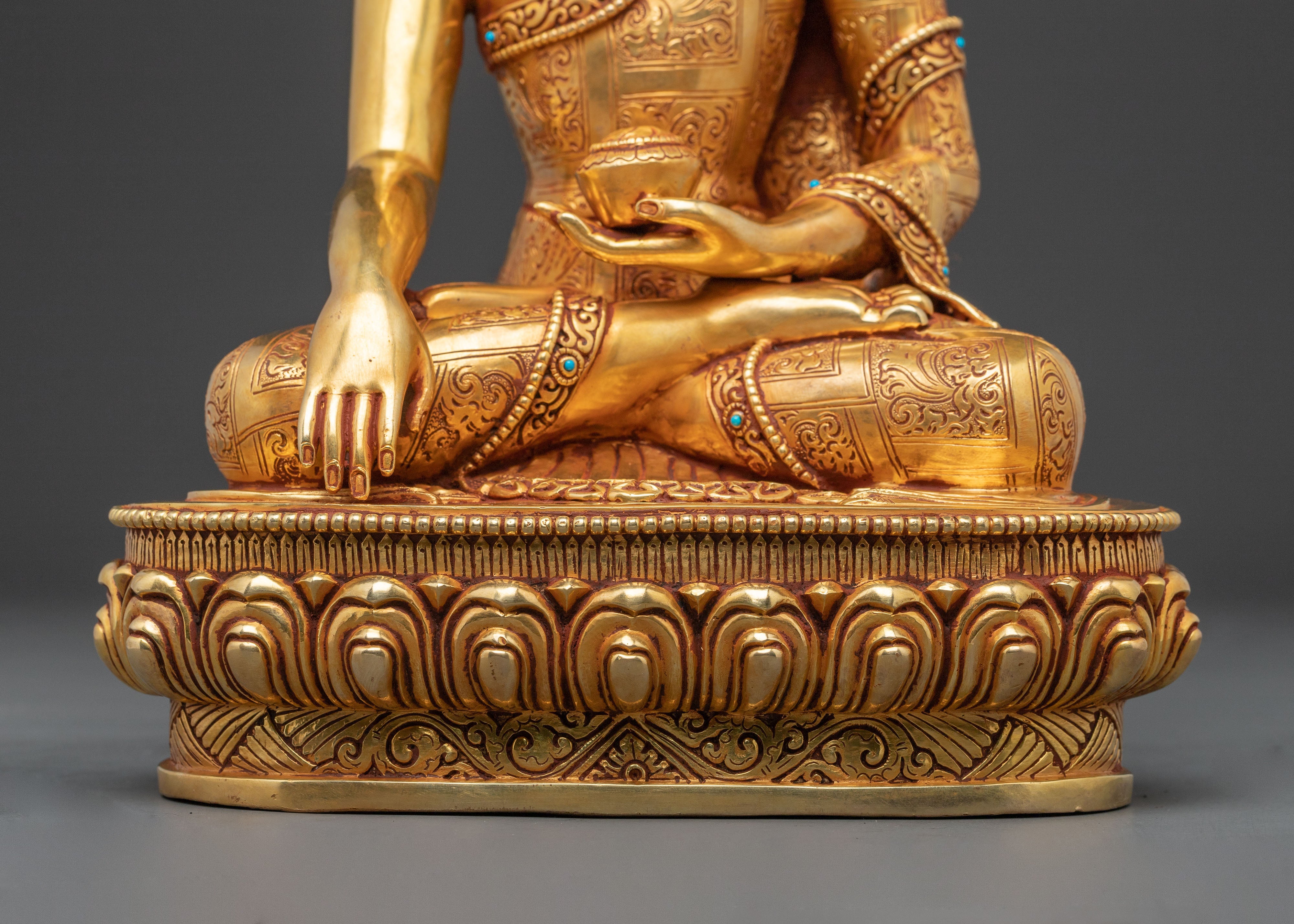 Shakyamuni Buddha Religious Statue – Hand-Gilded