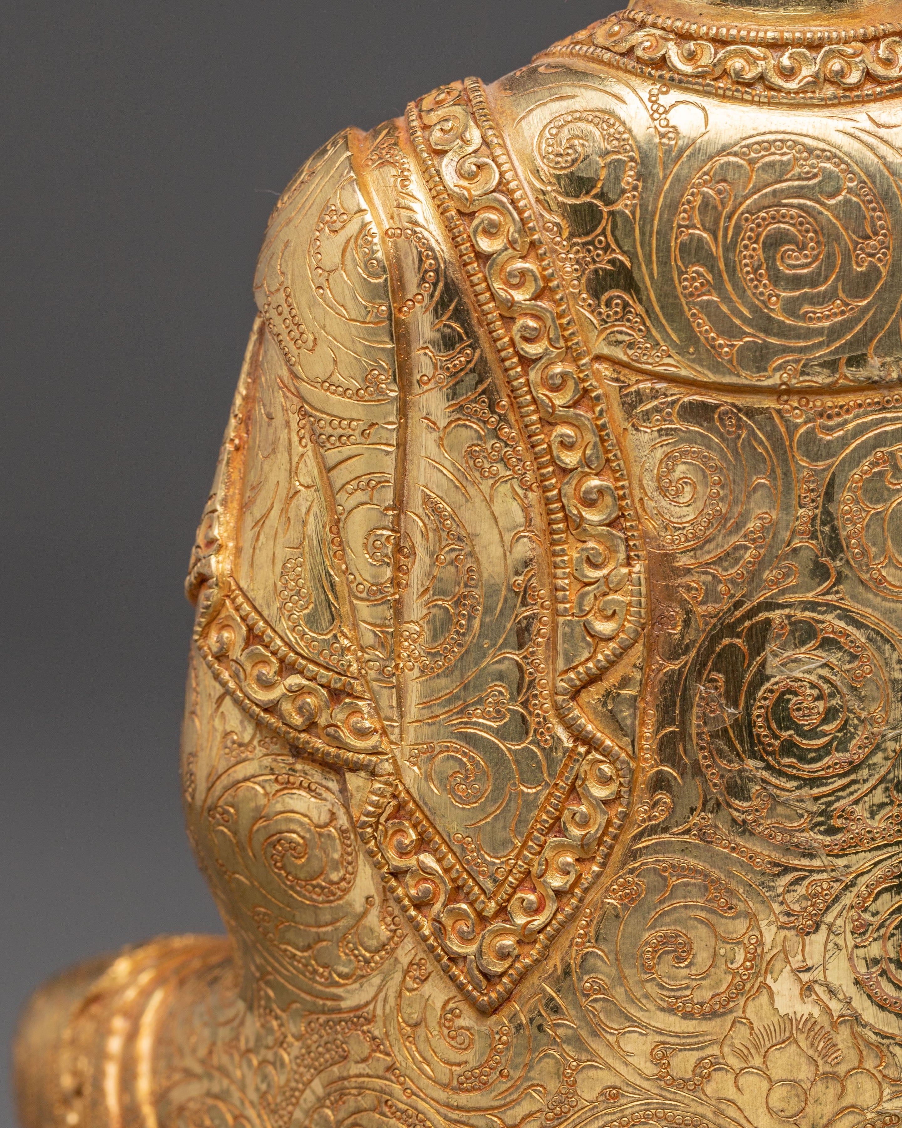 Divine Shakyamuni Buddha Statue - Hand-Gilded Copper Art