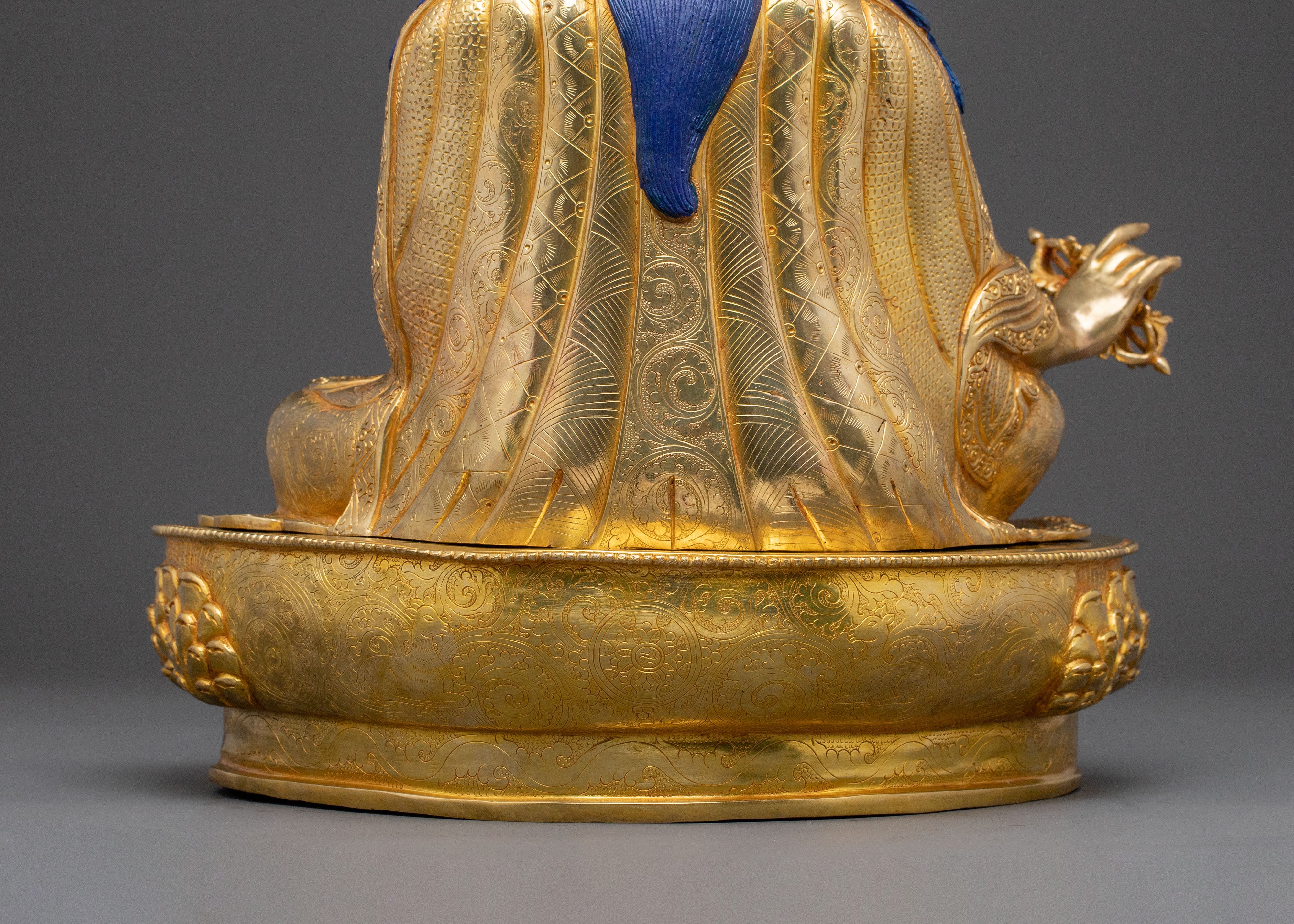 Golden Lotus Born Guru Rinpoche Sacred Statue – Hand-Gilded Copper