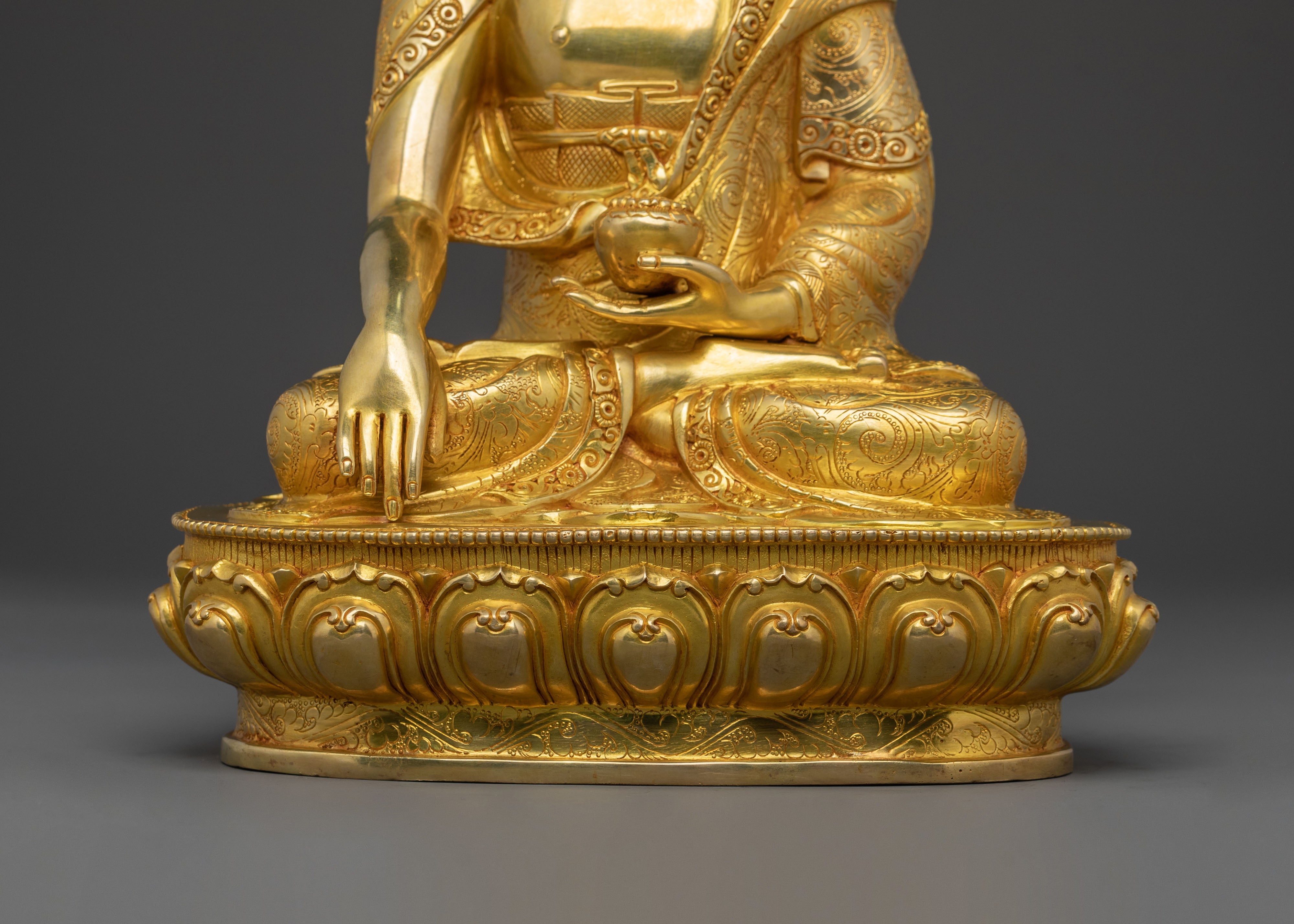 Shakyamuni Buddha Statue | Peaceful Figurine