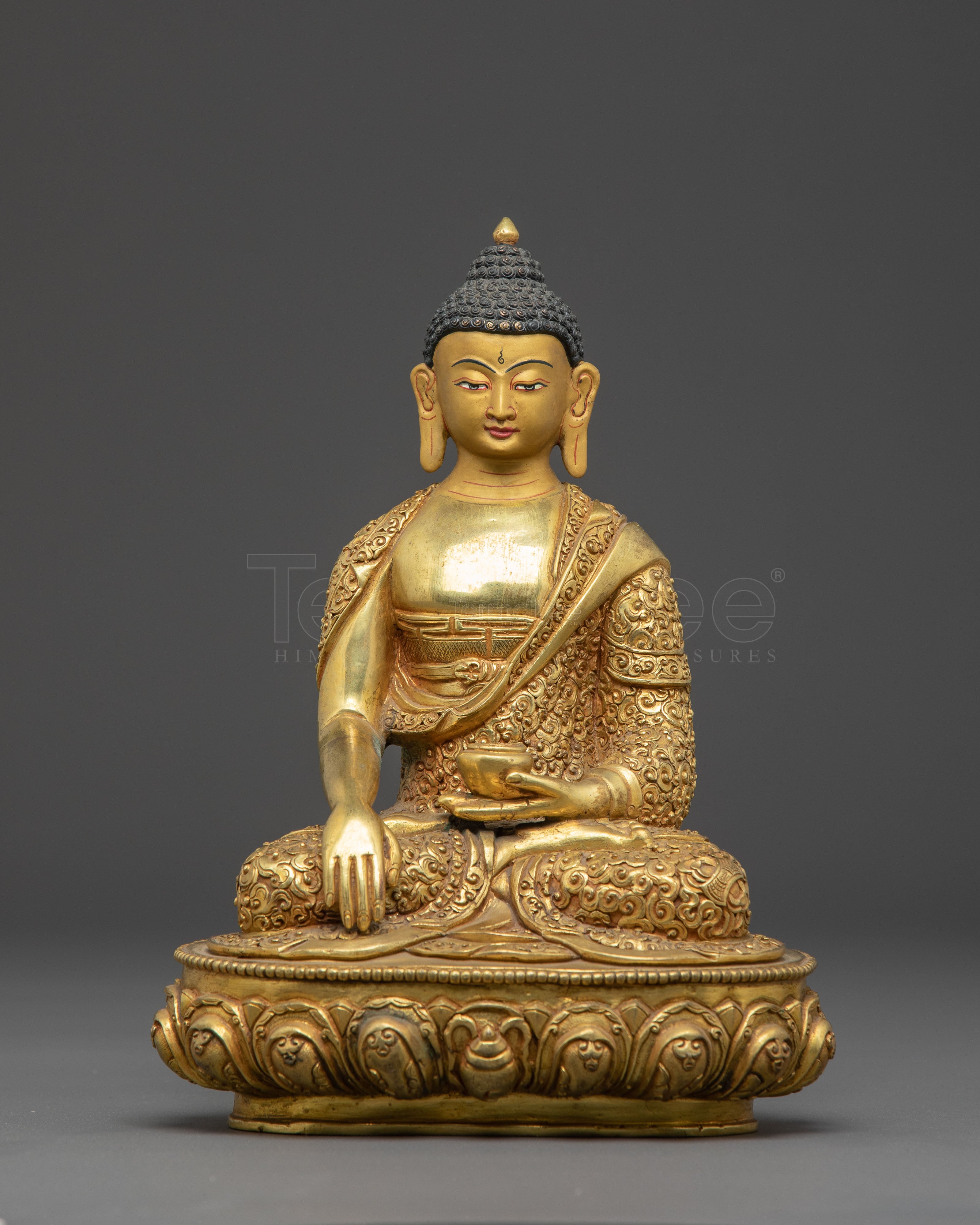 Shakyamuni Buddha Statue with Gemstones