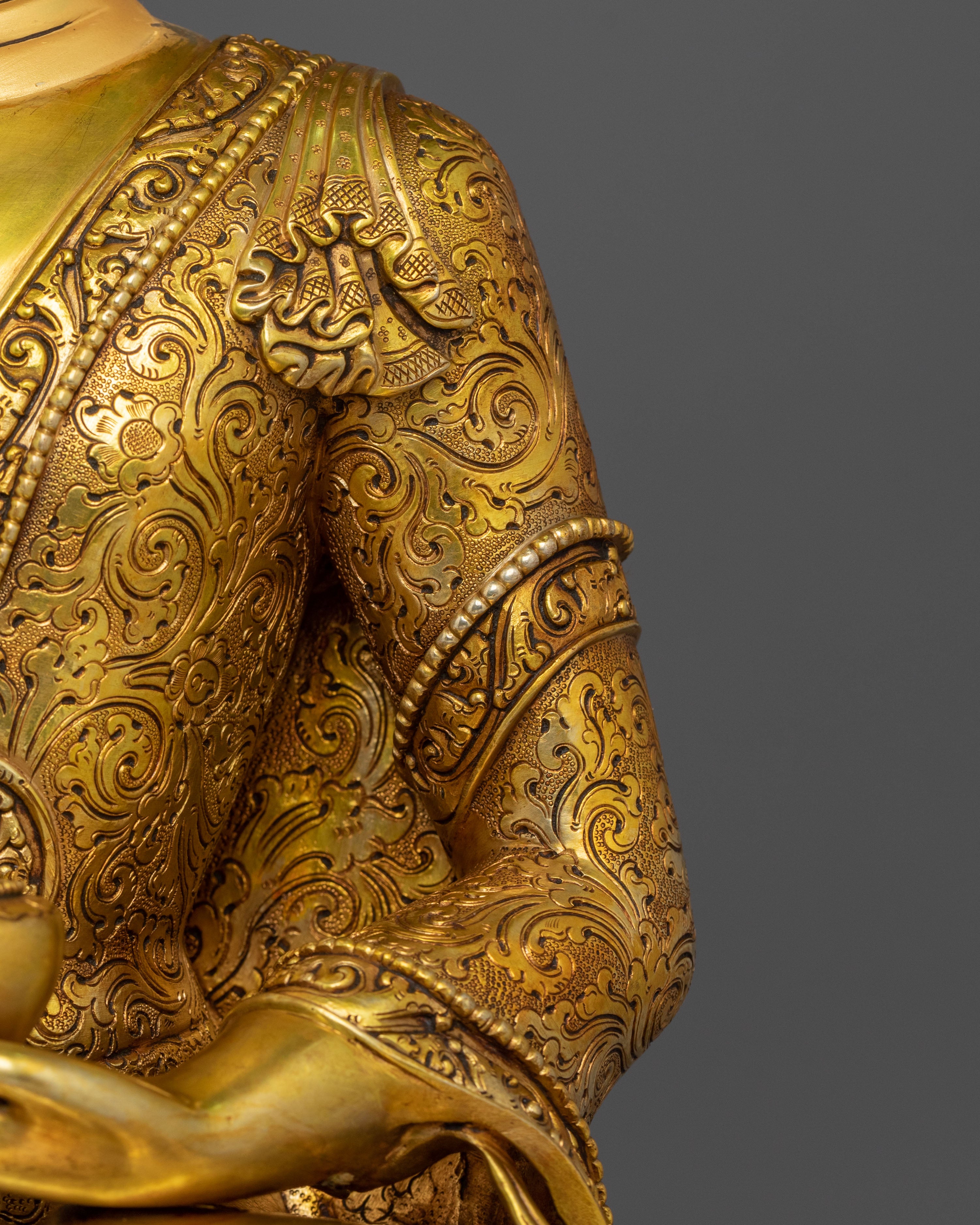 Shakyamuni Buddha Divine Figurine for Altar