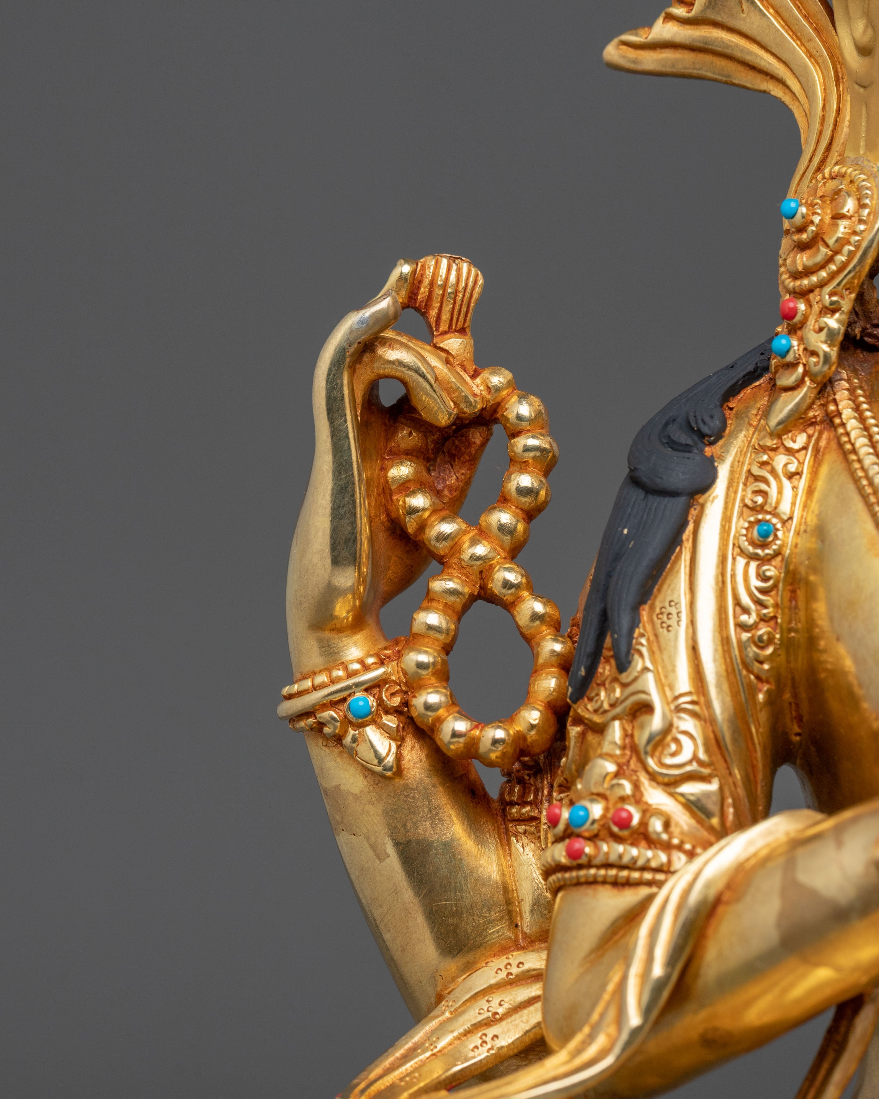 Chenrezig Statue: Bodhisattva of Infinite Compassion