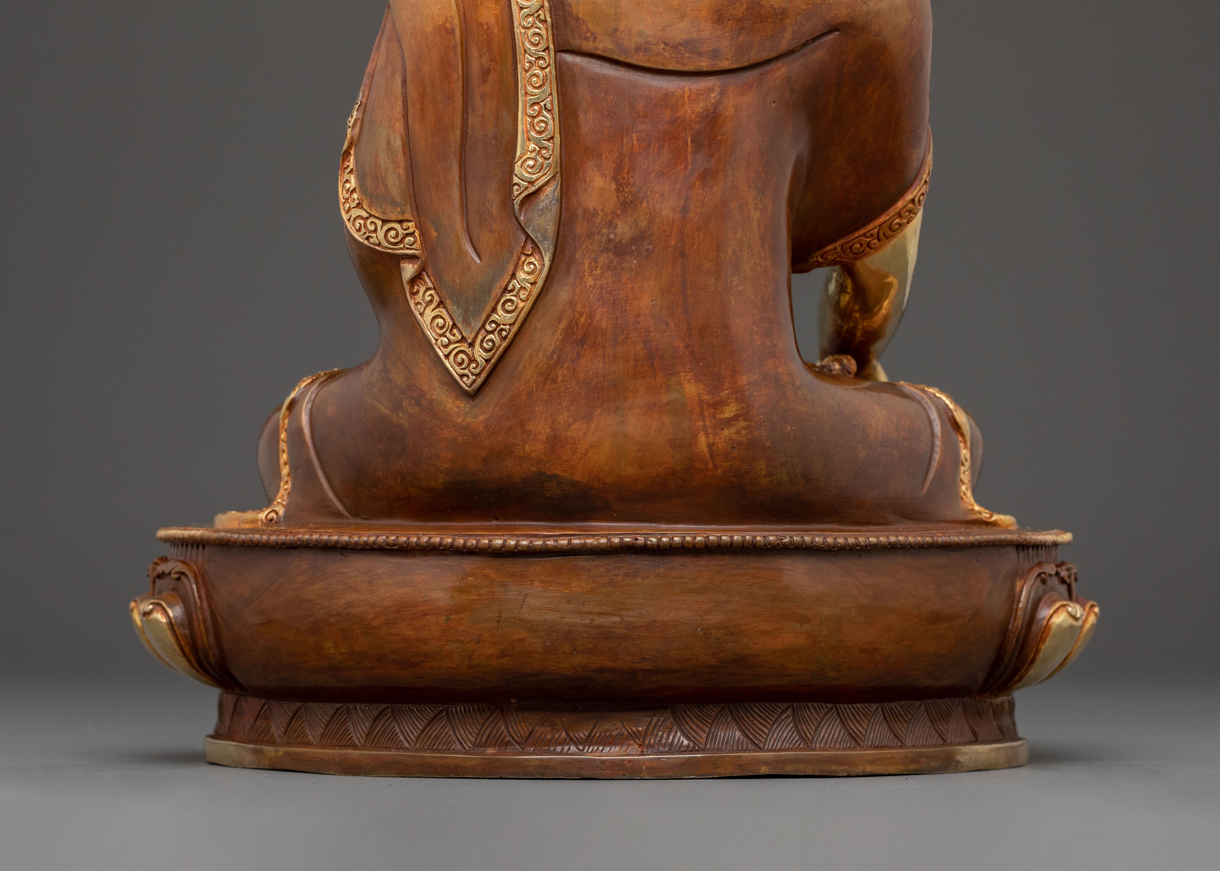 Shakyamuni Buddha Sacred Statue: Embodiment of Enlightenment