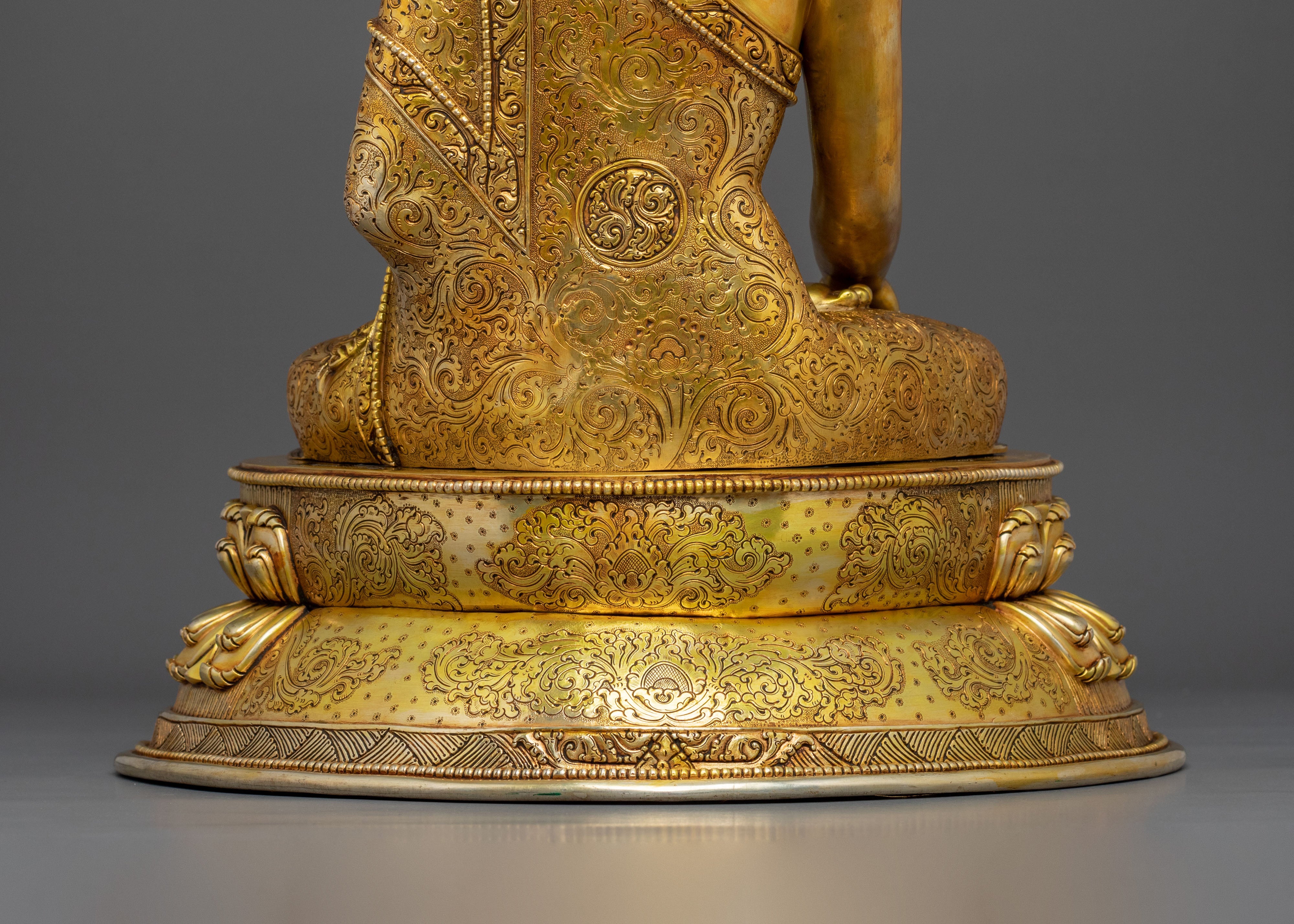 Shakyamuni Buddha Divine Figurine for Altar