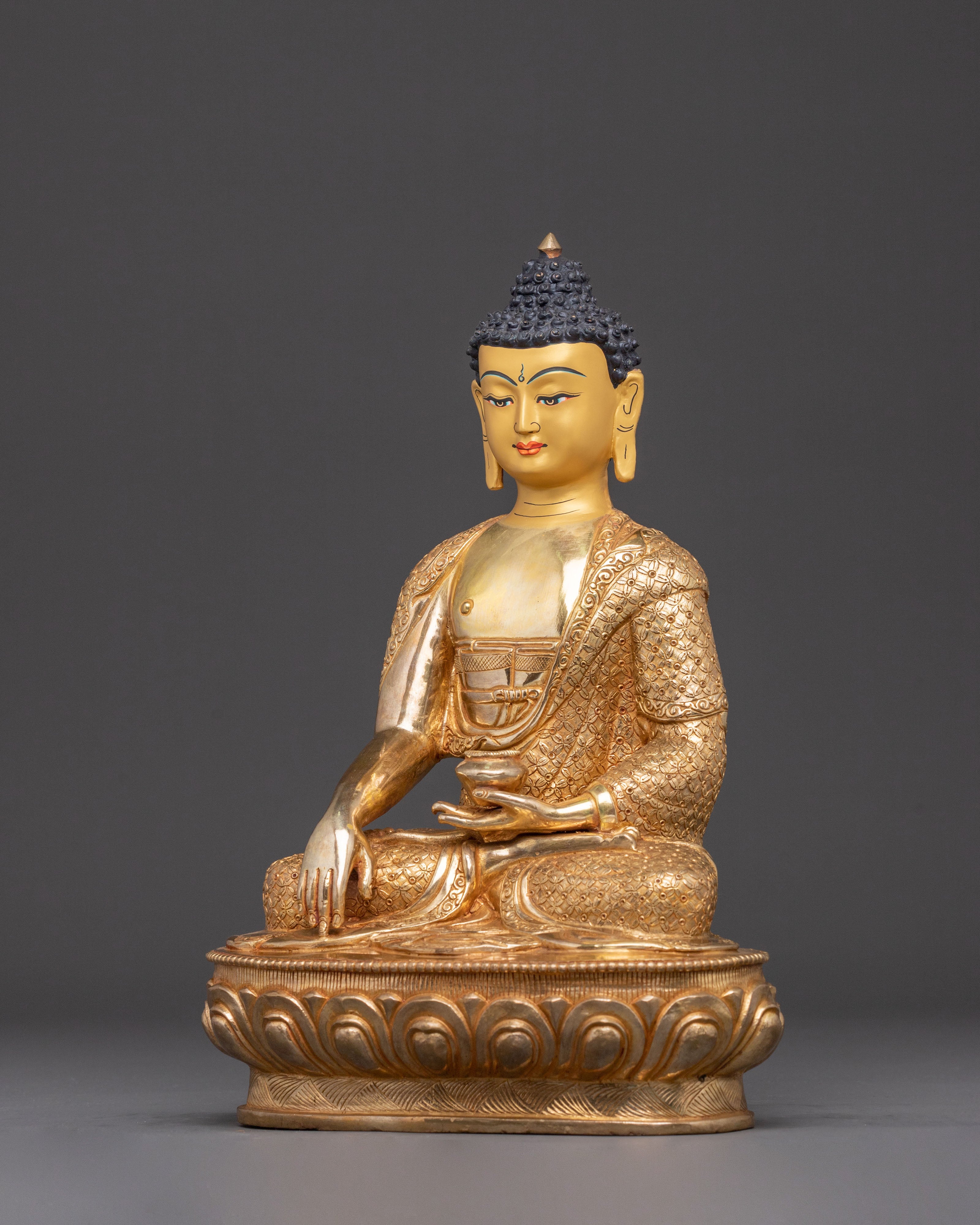 Shakyamuni Buddha Buddhist Statue: 24K Gold Gilded Statue