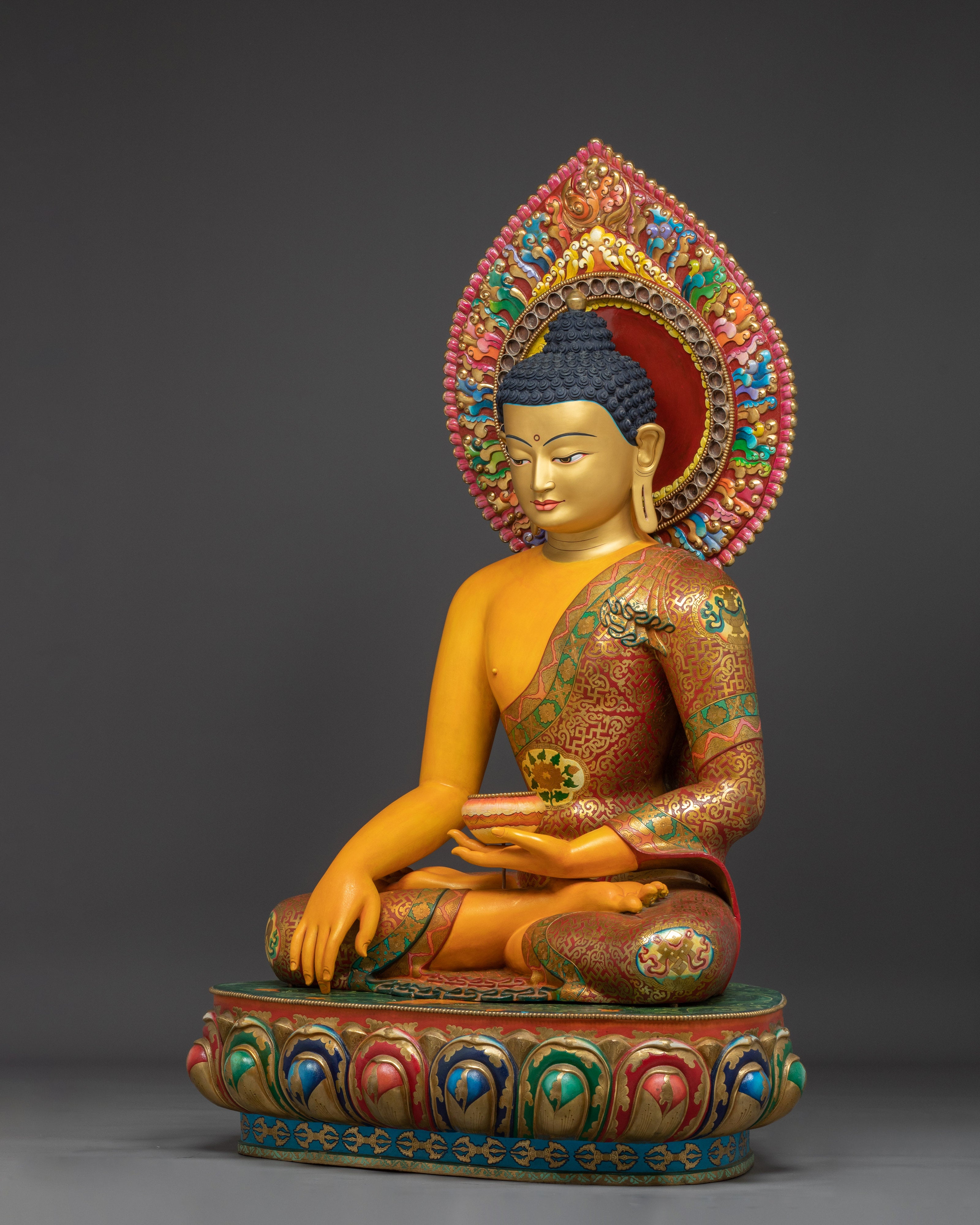 Divine Shakyamuni Buddha: Traditional Statue