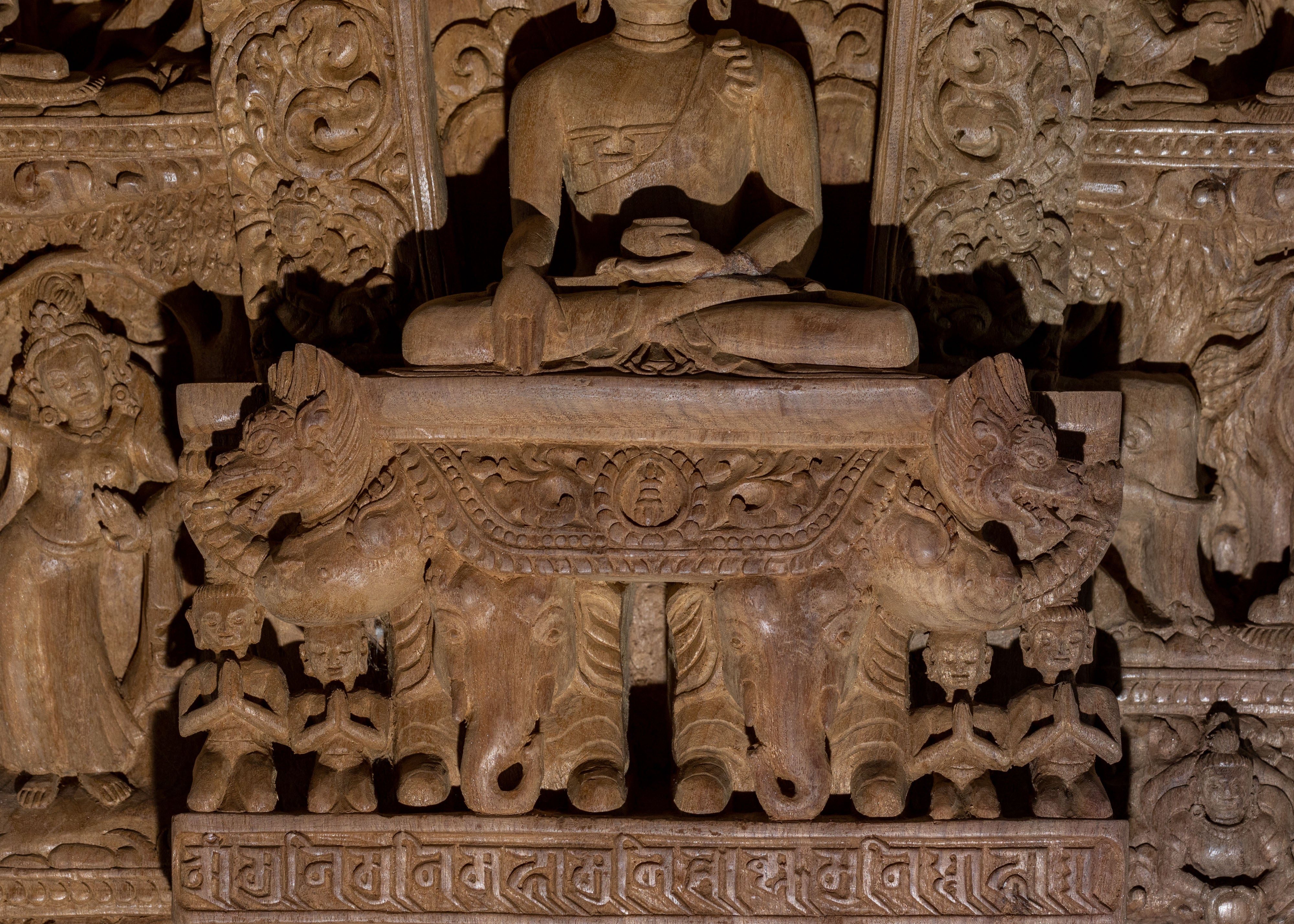 Shakyamuni Buddha Spiritual Statue | Wooden Body