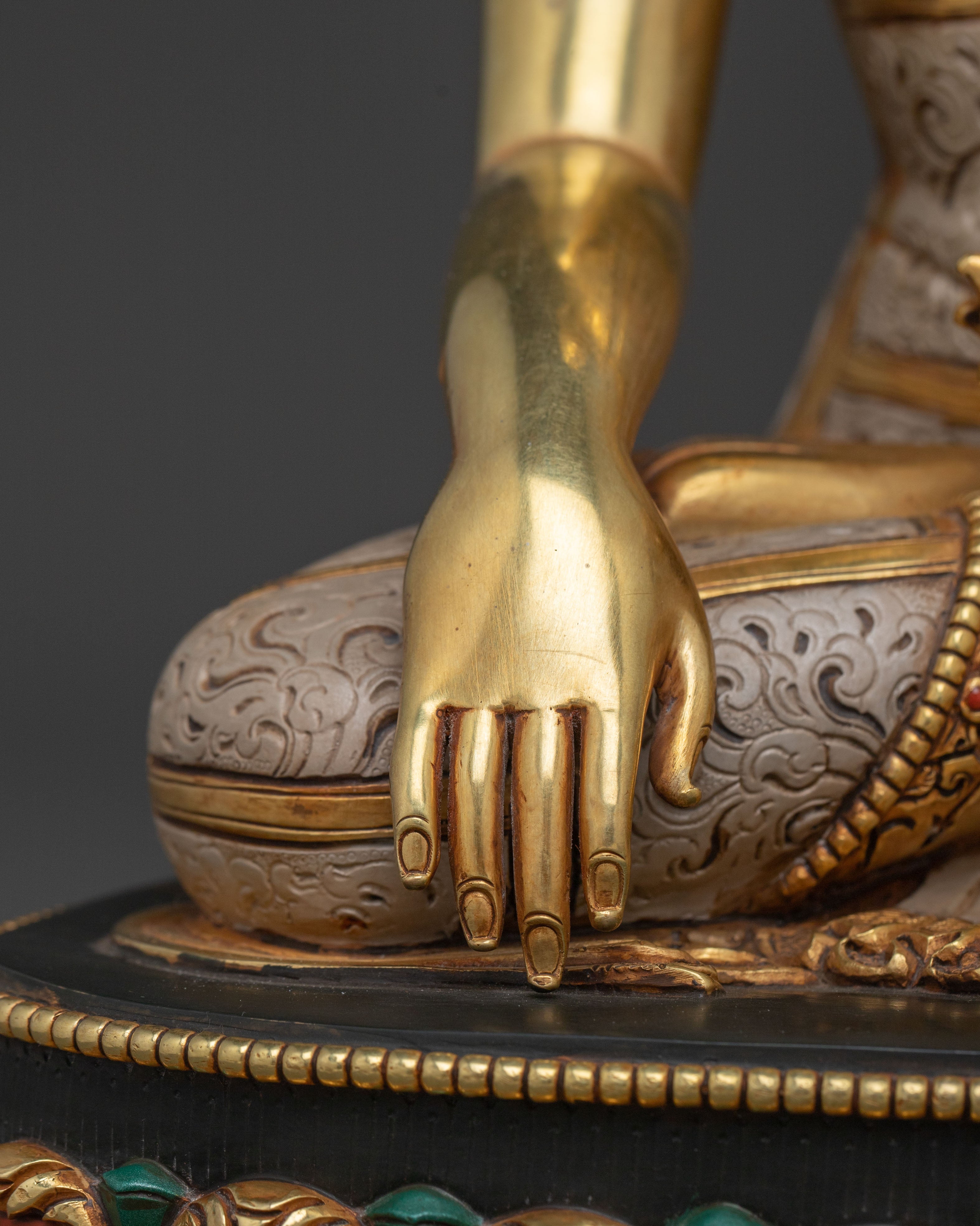 Shakyamuni Buddha: 24K Gold Gilded Peace Figure