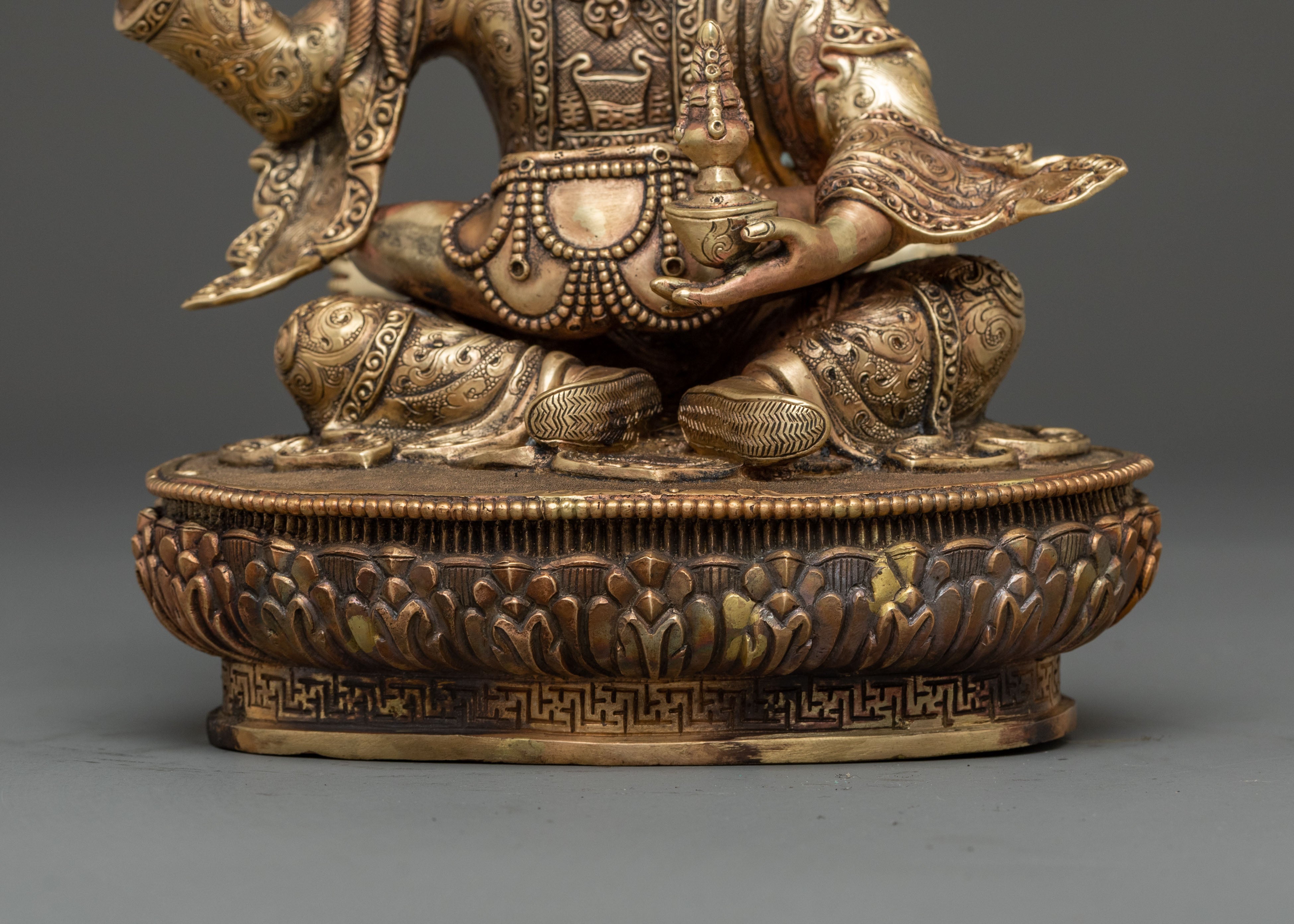 Handcrafted Padmasambhava Statue: Spiritual Teaching