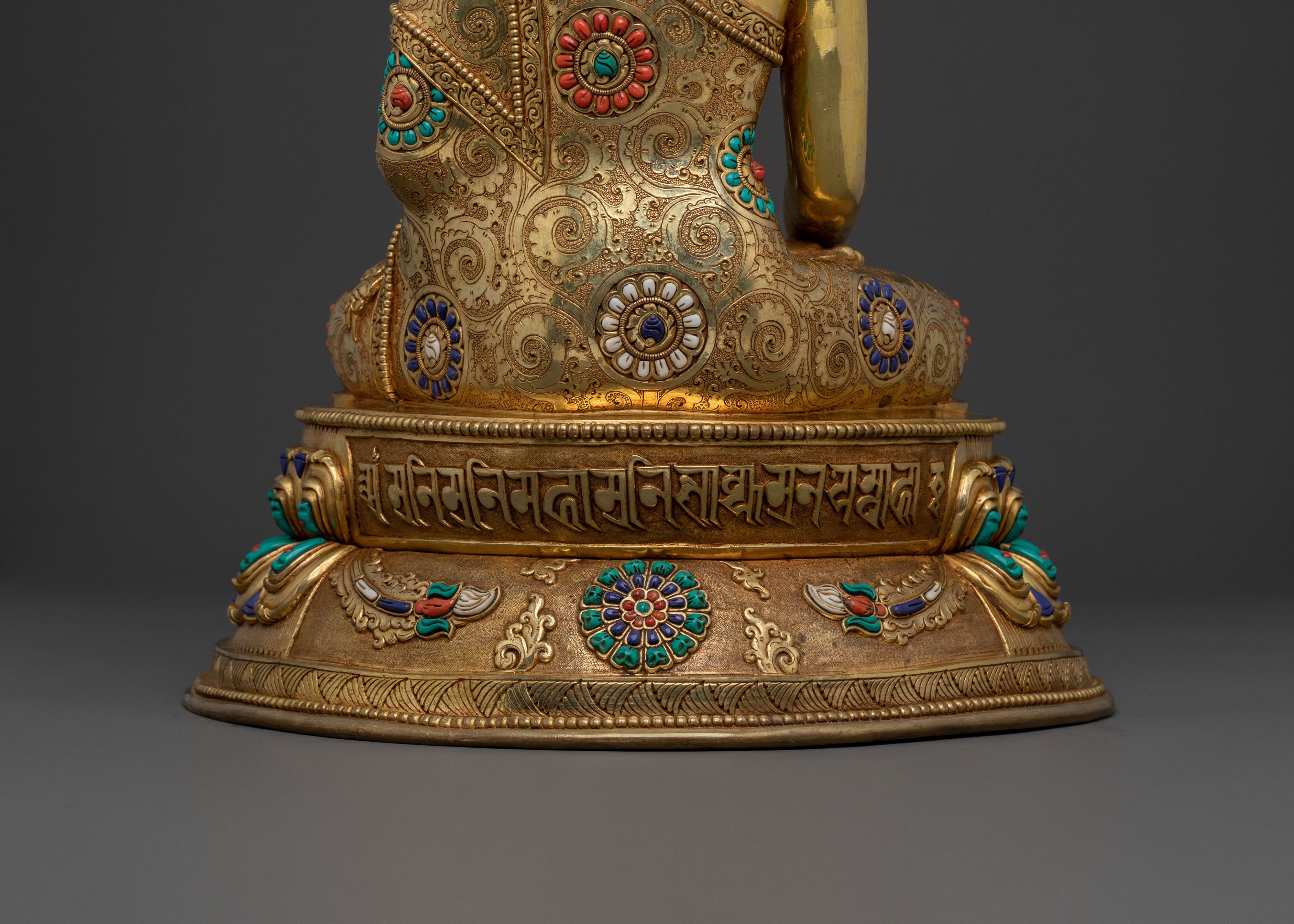 Shakyamuni Buddha Statue | 24K Gold Gilded Art