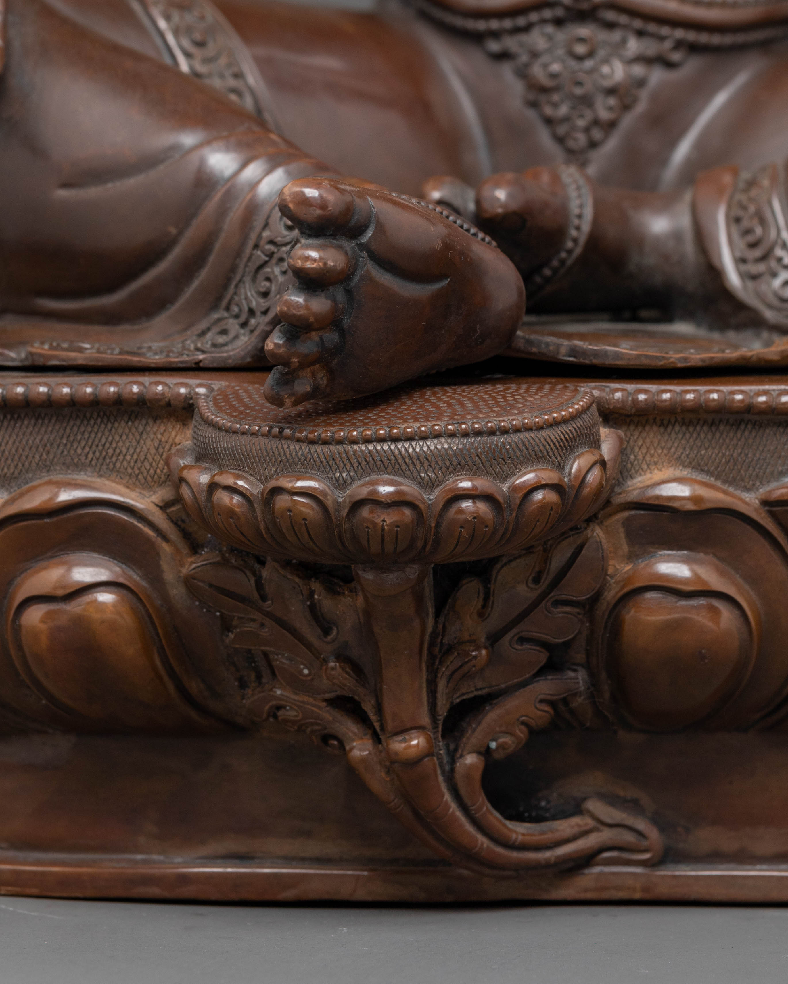 Green Tara Blessing Statue: Symbolizing Growth & Harmony