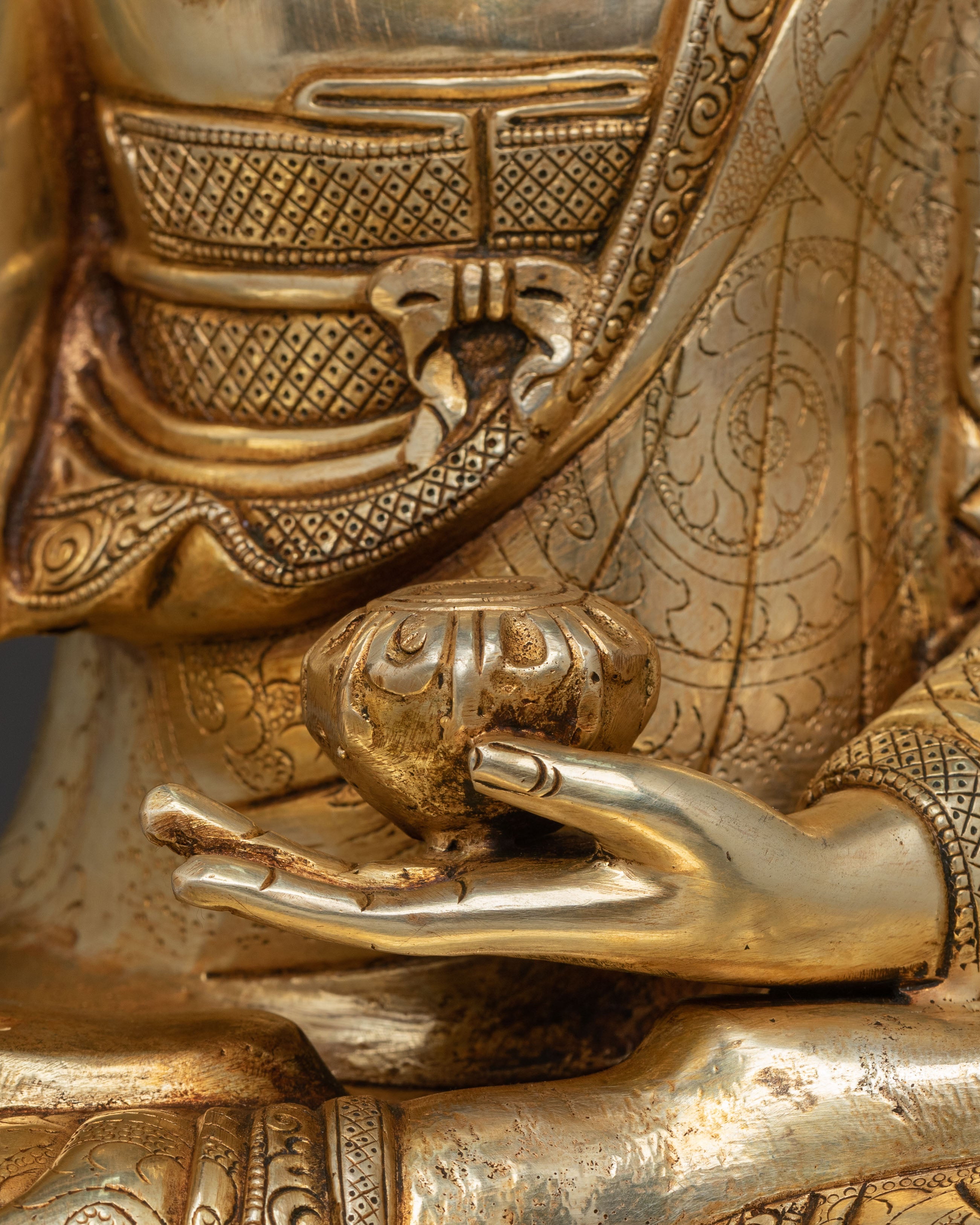 Shakyamuni Buddha Statue | Symbol Wisdom & Compassion