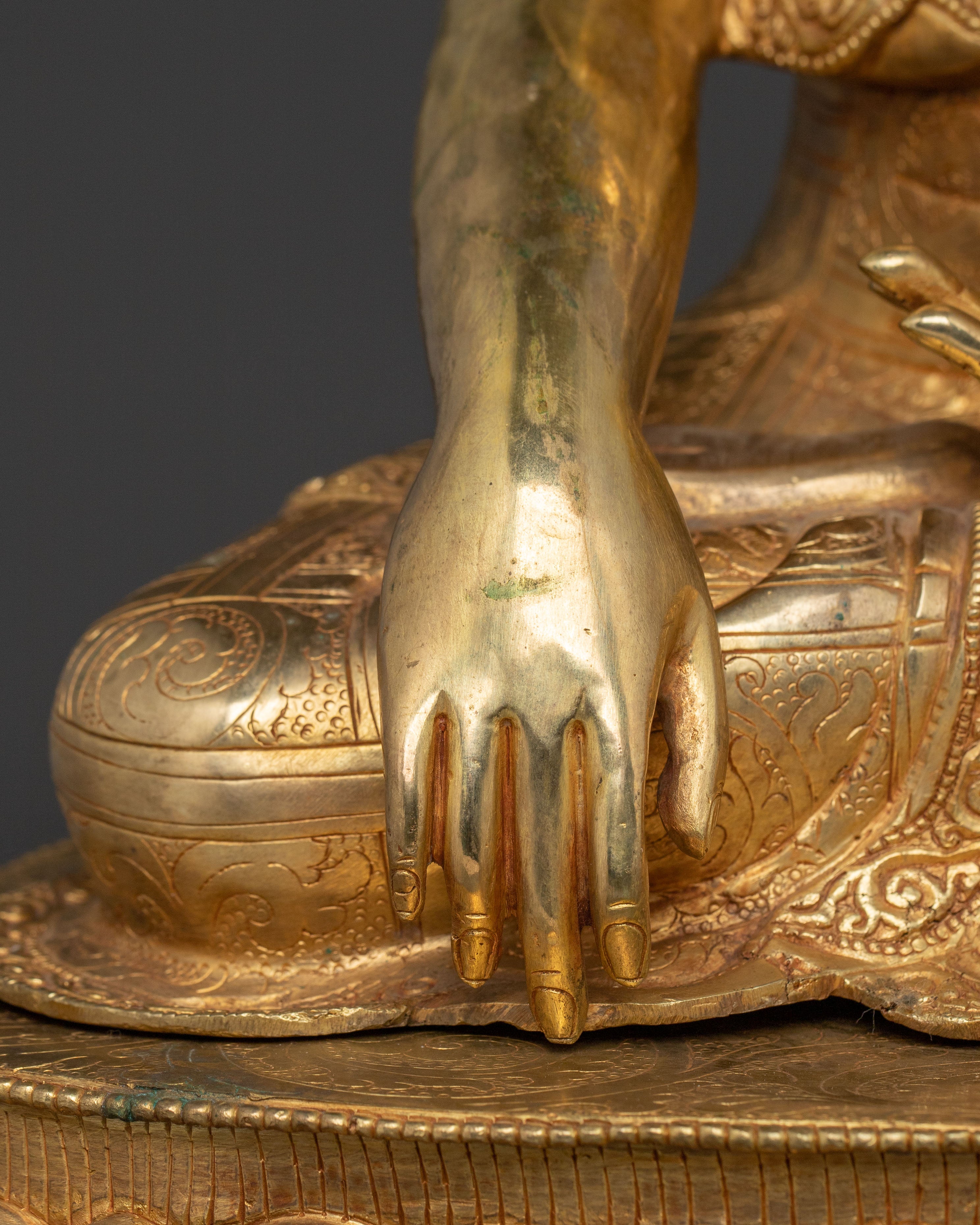 Shakyamuni Buddha Statue | Symbol of Enlightenment and Peace