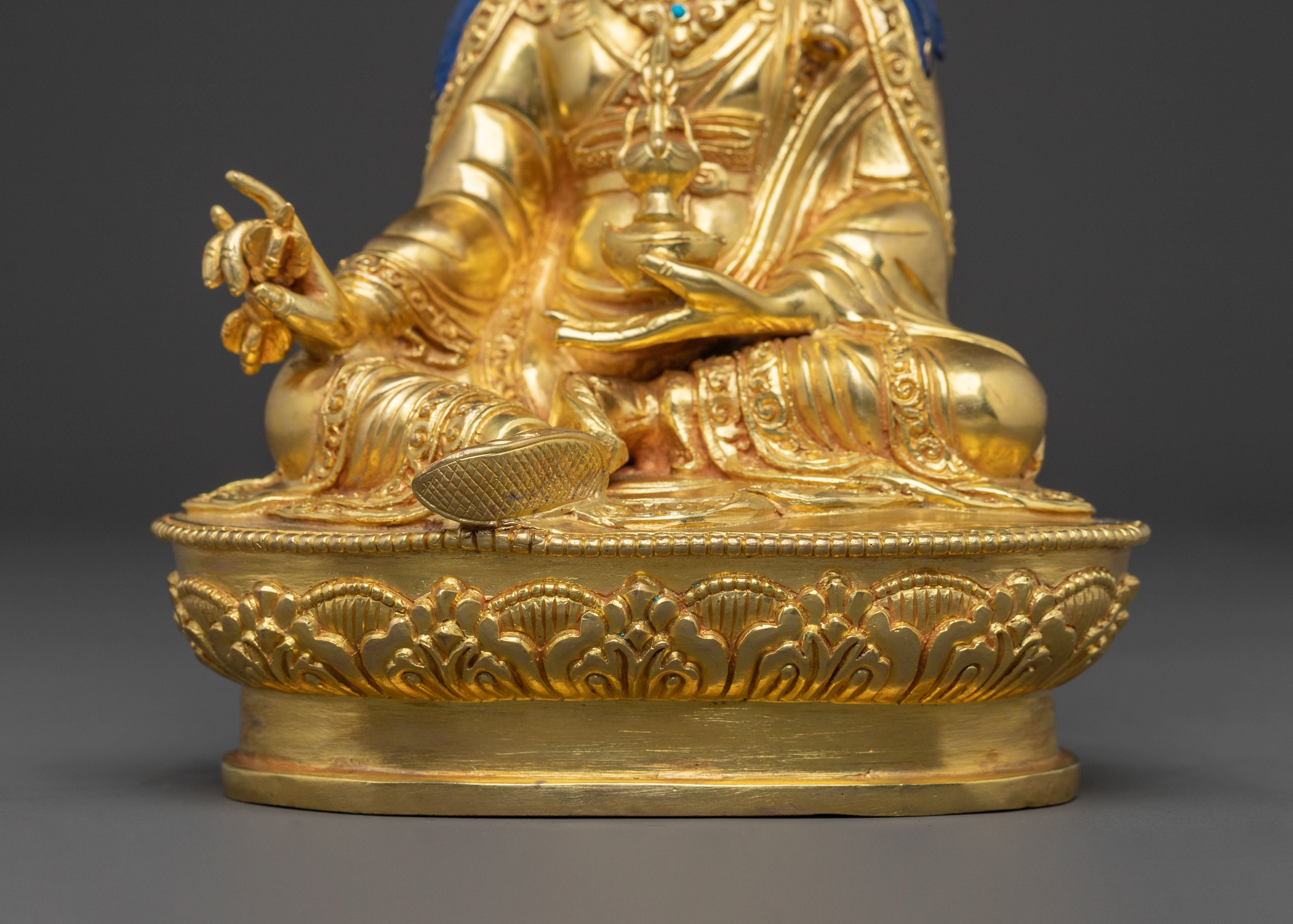 Guru Rinpoche Statue: Sacred Wisdom