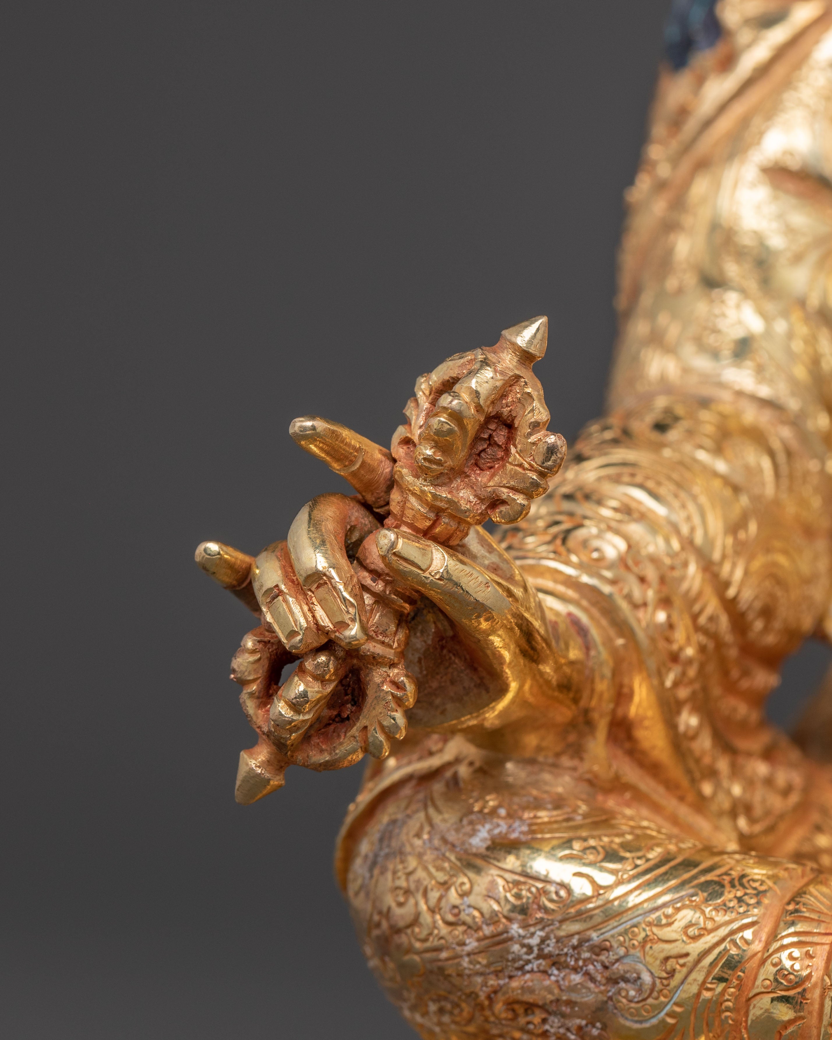 Guru Rinpoche Spiritual Statue – Handcrafted Gold Gilded Statue