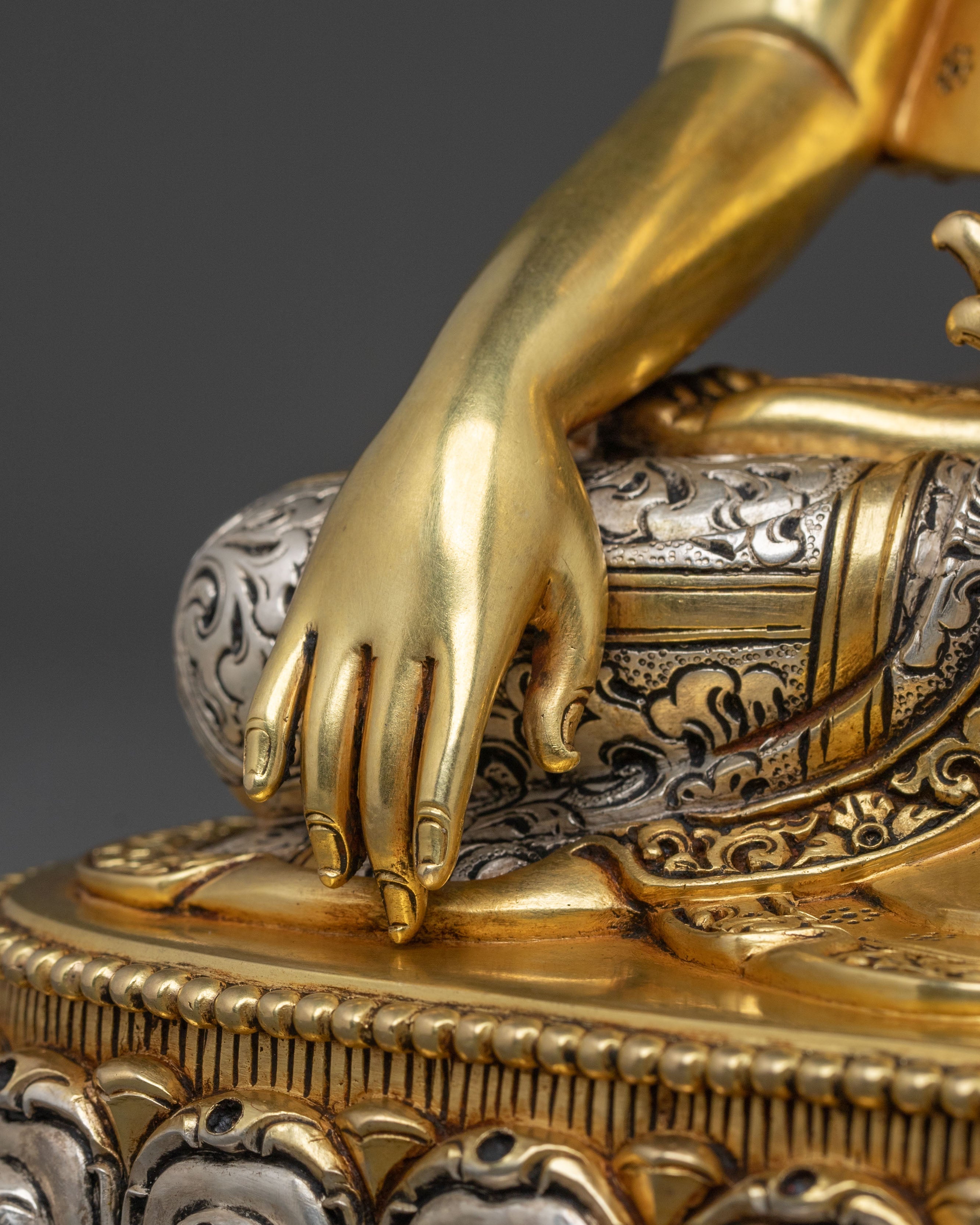 Nepalese Shakyamuni Buddha Meditation Statue