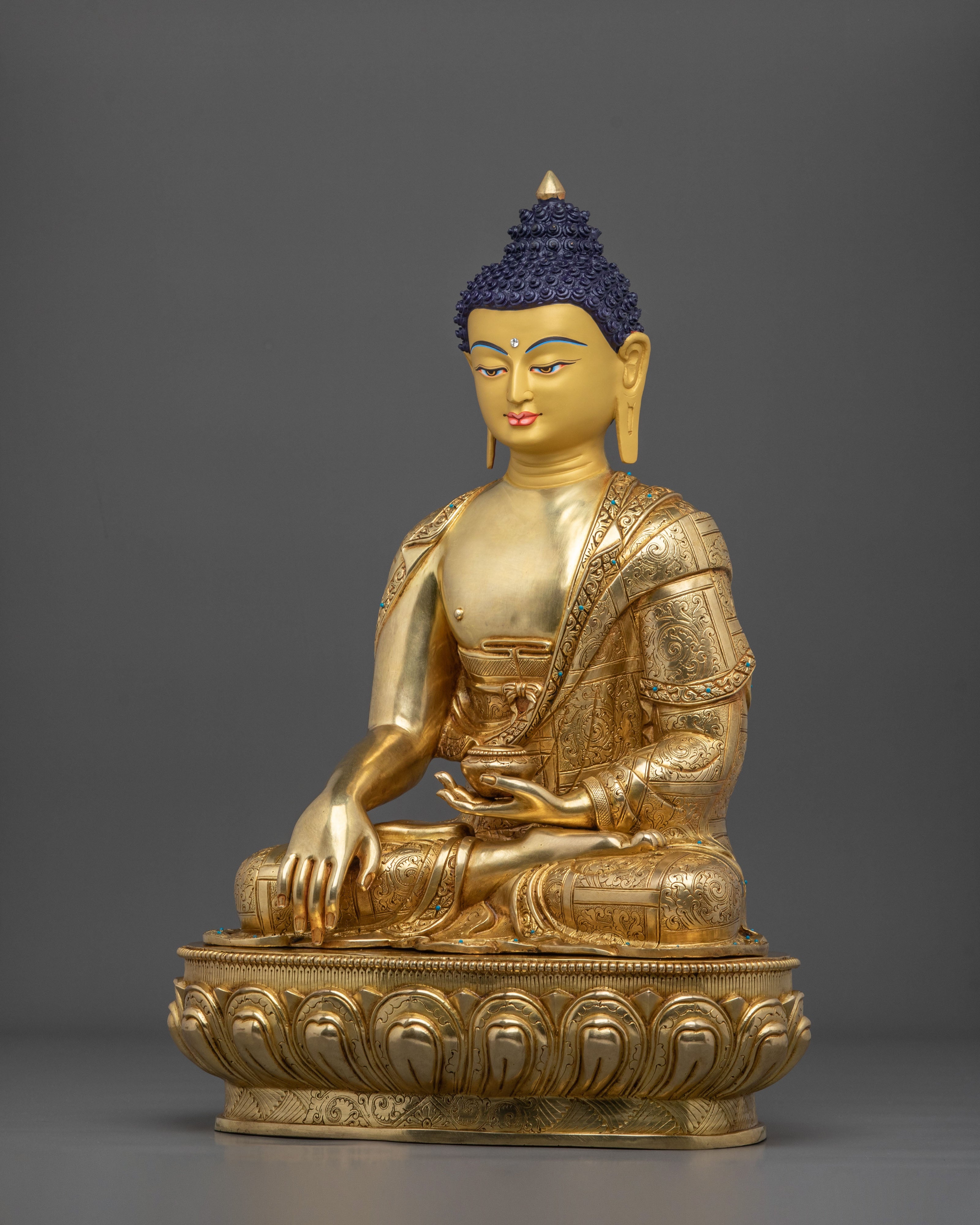 Shakyamuni Buddha Statue: Symbol of Wisdom and Peace