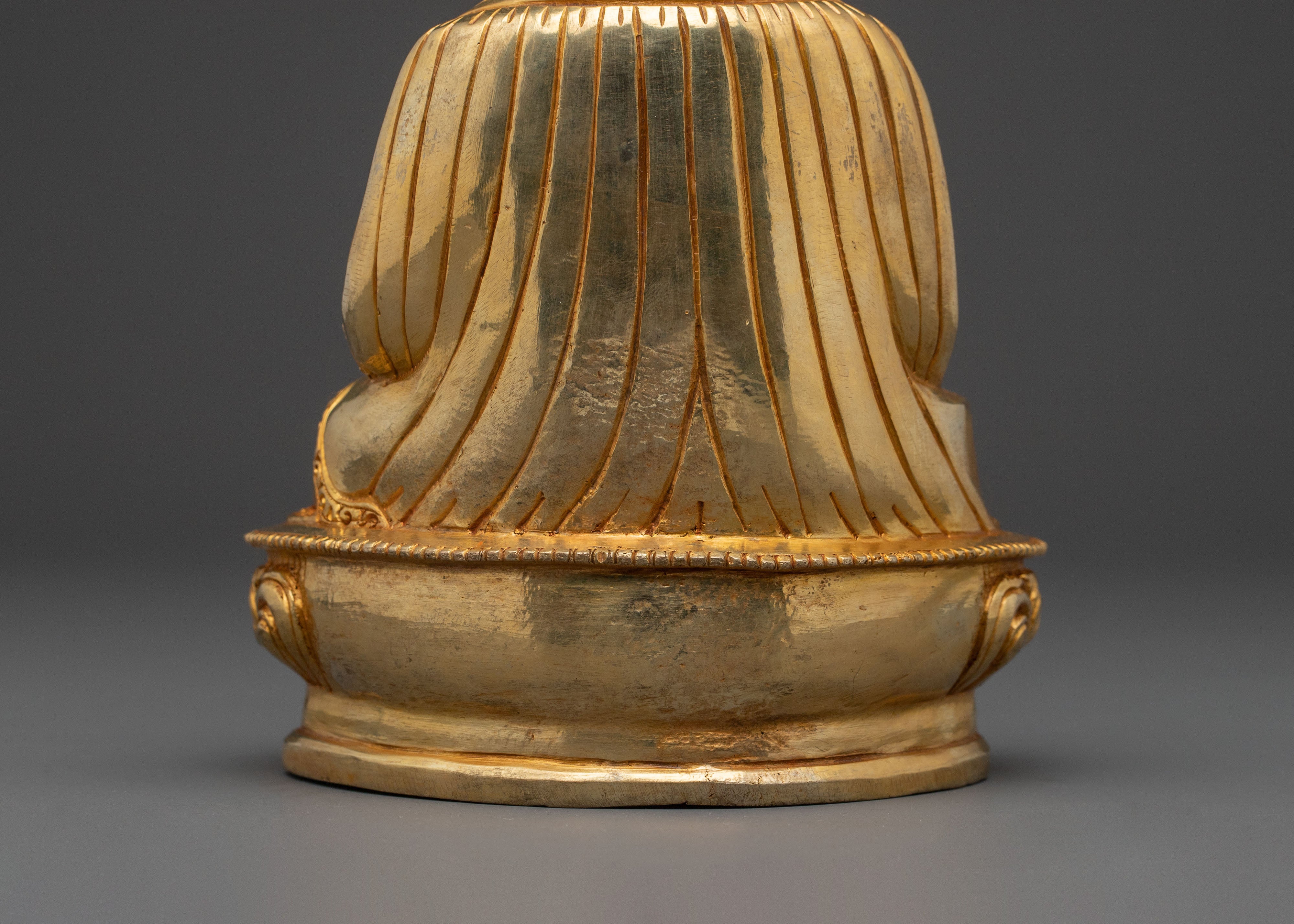 Divine Guru Shapdum Statue – Hand-Gilded Copper Artistry