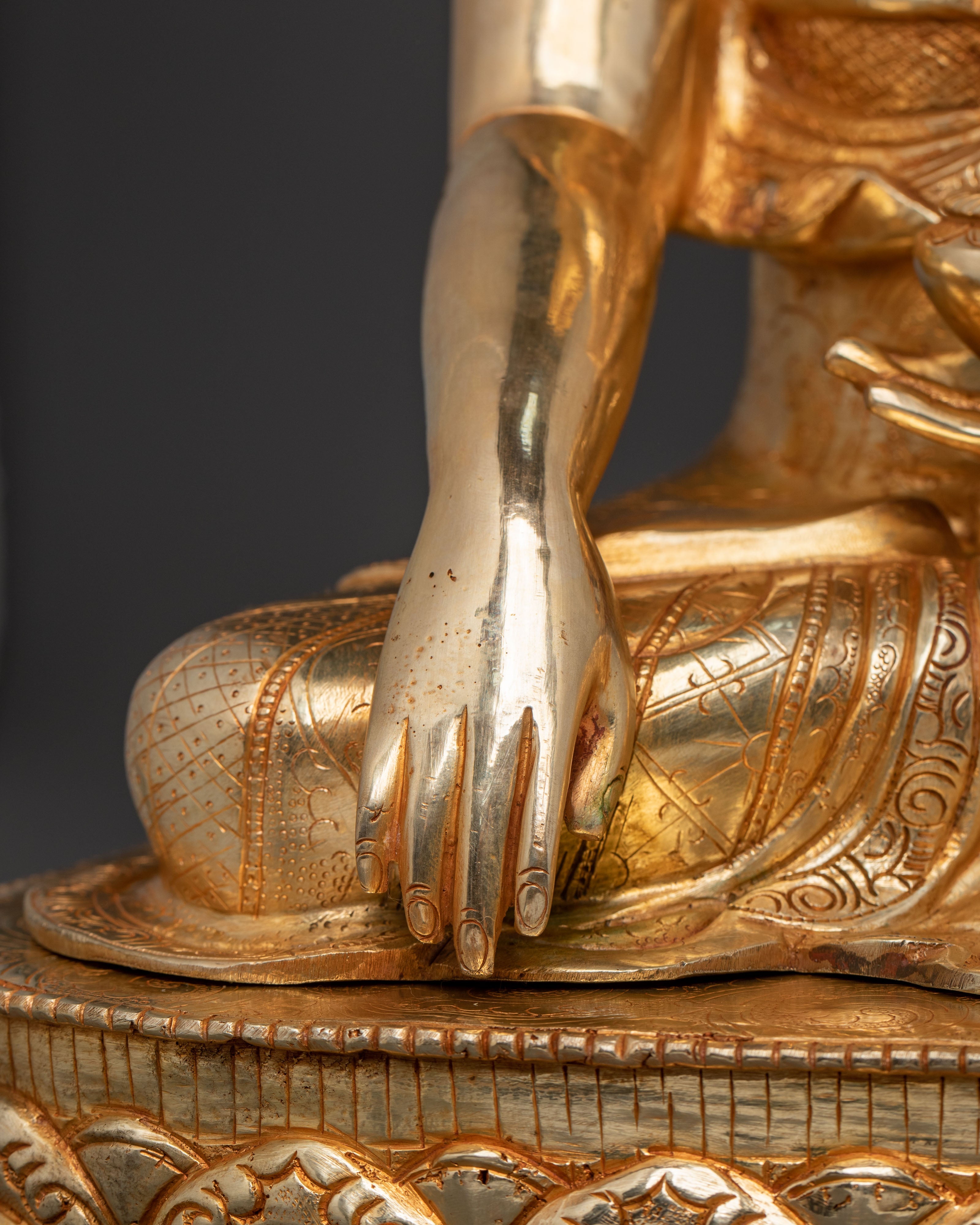 Shakyamuni Buddha Statue | Enlightened Figure
