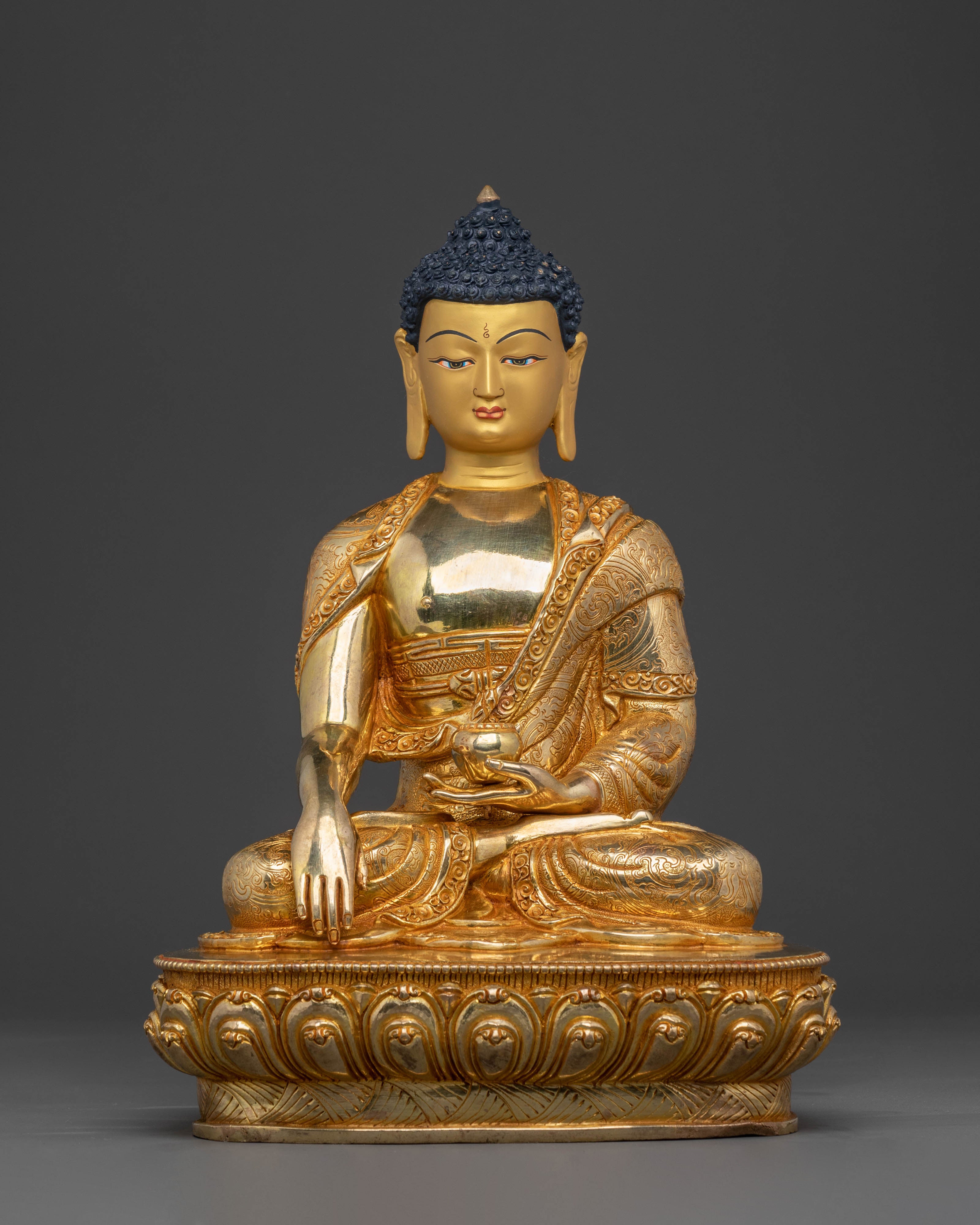 Himalayan Buddha Shakyamuni Golden Statue – Serene Radiance