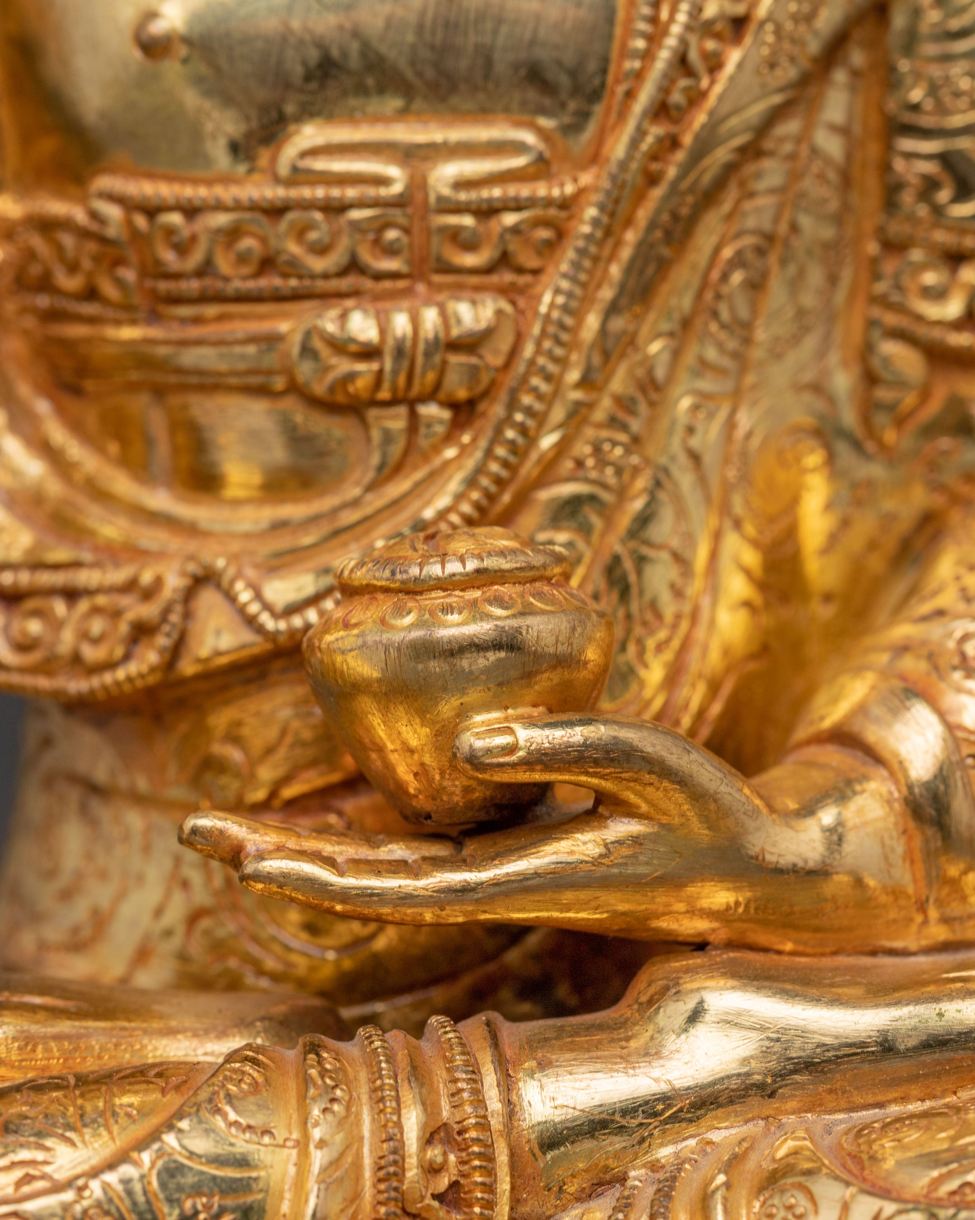 Divine Shakyamuni Buddha Statue - Hand-Gilded Copper Art