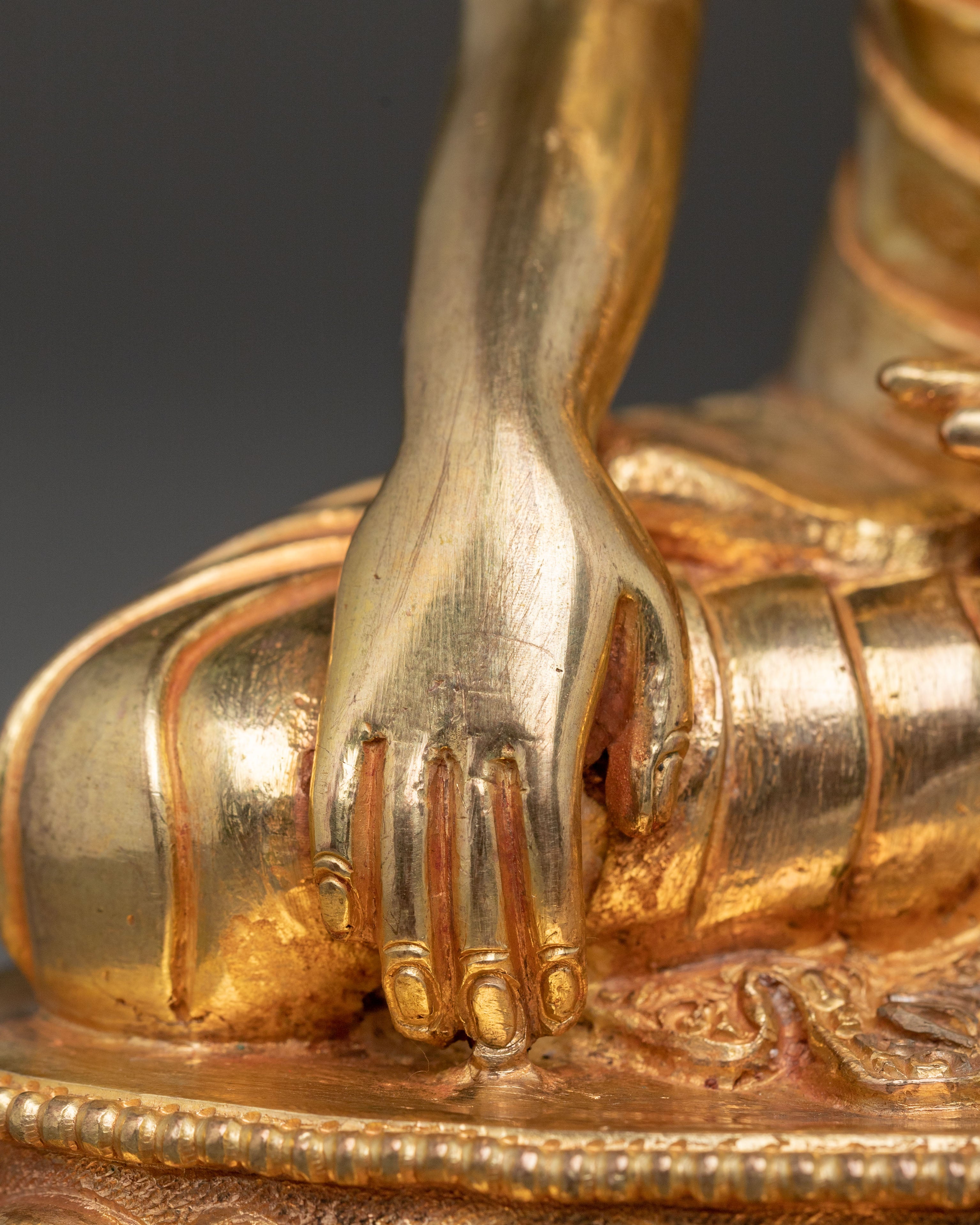 Shakyamuni Buddha Sacred Statue: Enlightened Idol