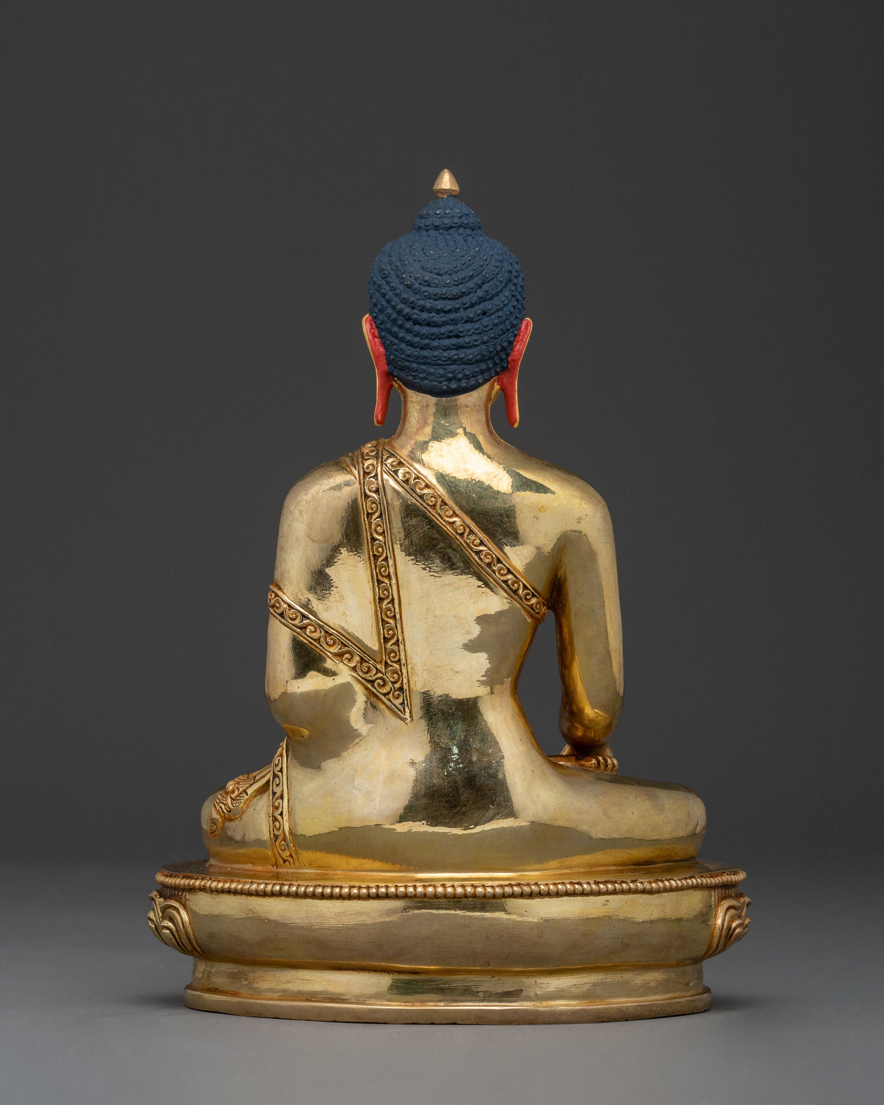 Golden Shakyamuni Buddha Statue: Traditional Figure