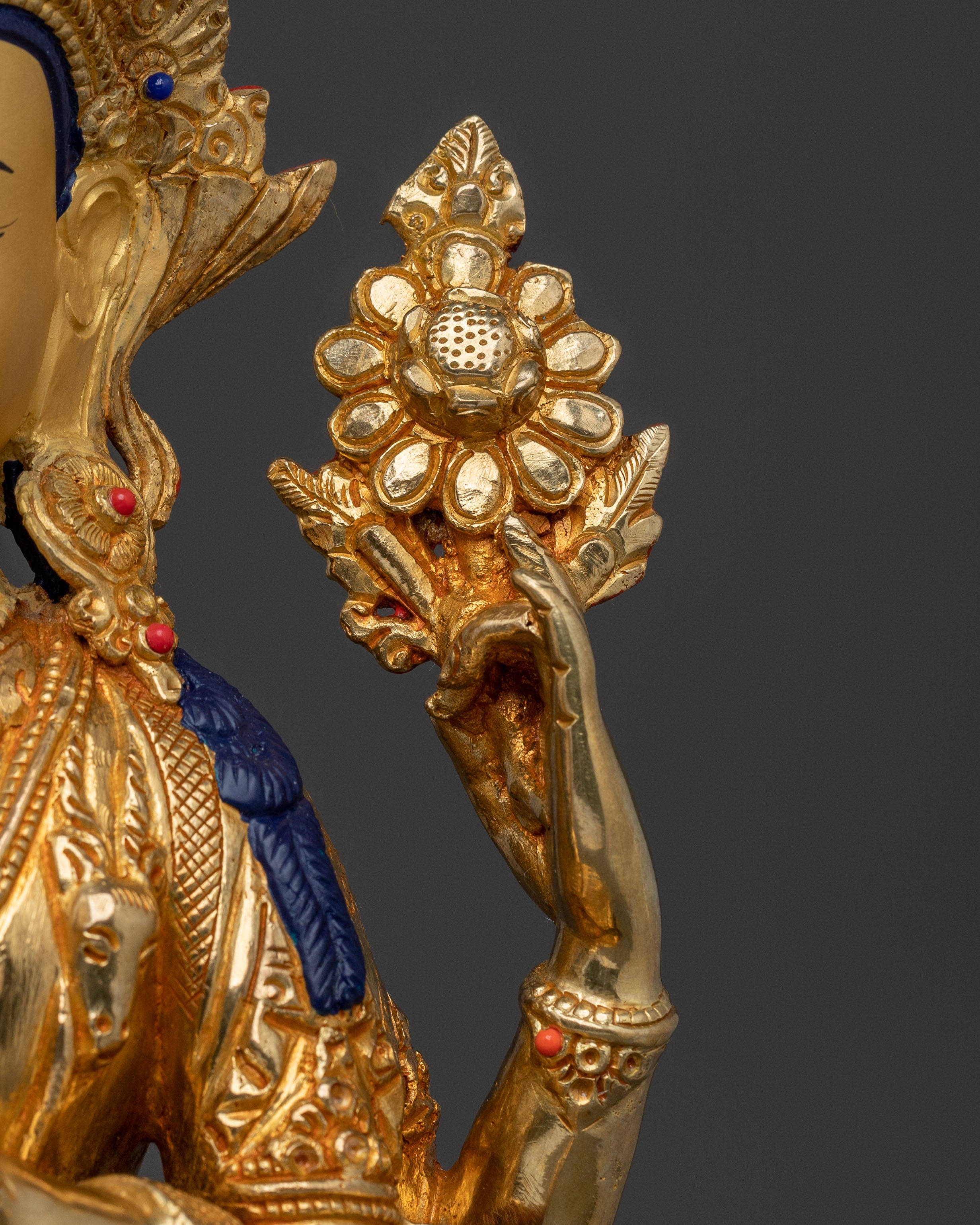 Four-Armed Chenrezig Statue: Handcrafted Figurine