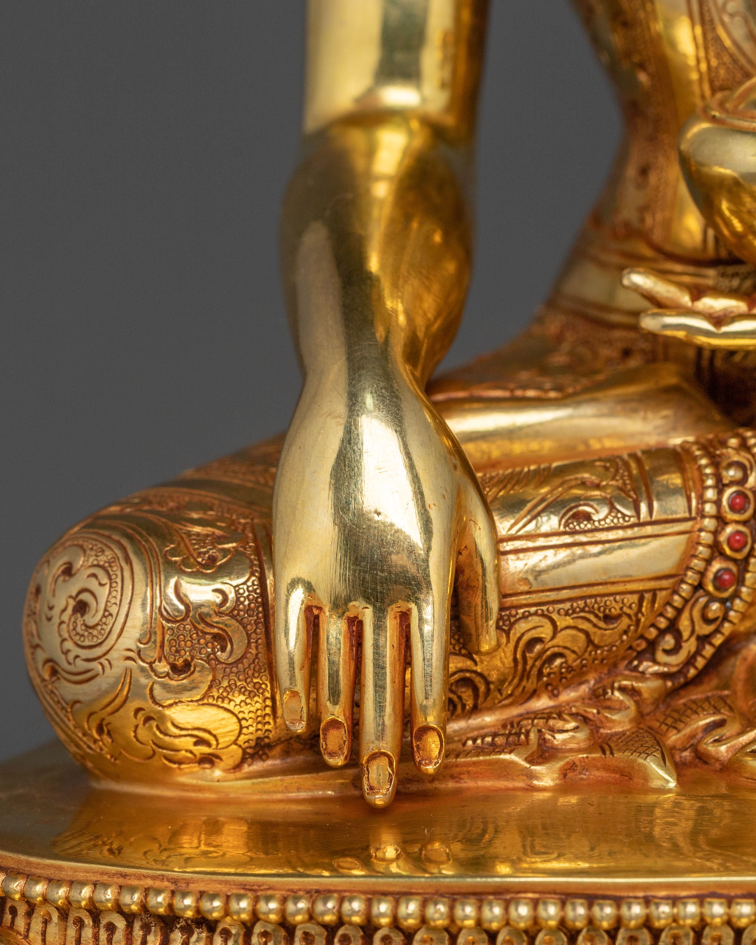 Shakyamuni Buddha Divine Sculpture on Throne