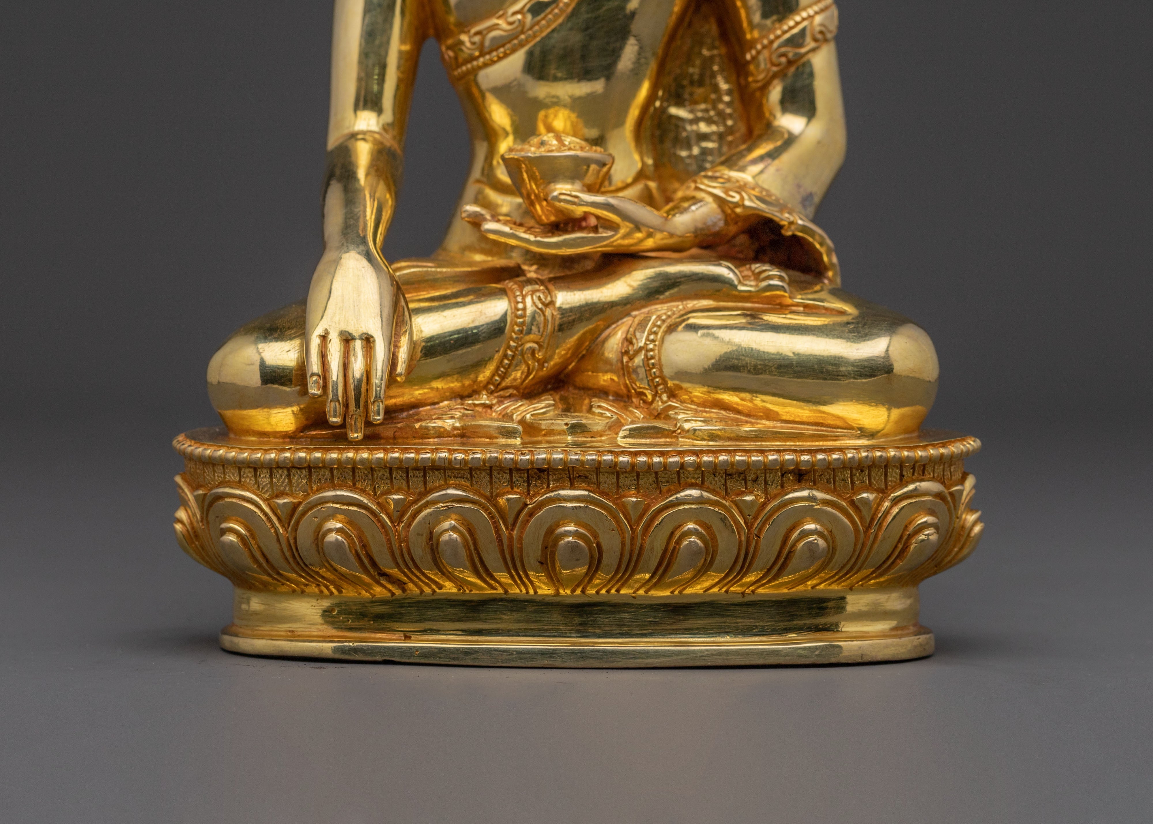 Buddha Shakyamuni Gold Gilded Statue – Serene Copper Art