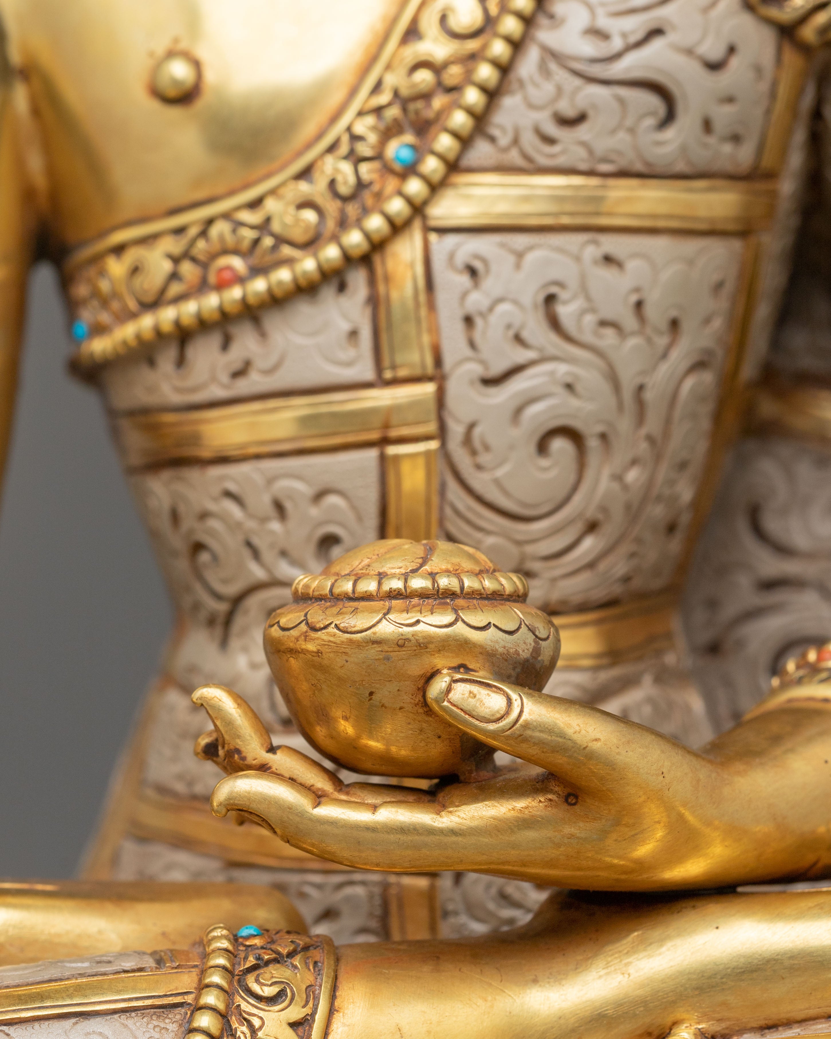 Shakyamuni Buddha Statue: Founder of Dharma