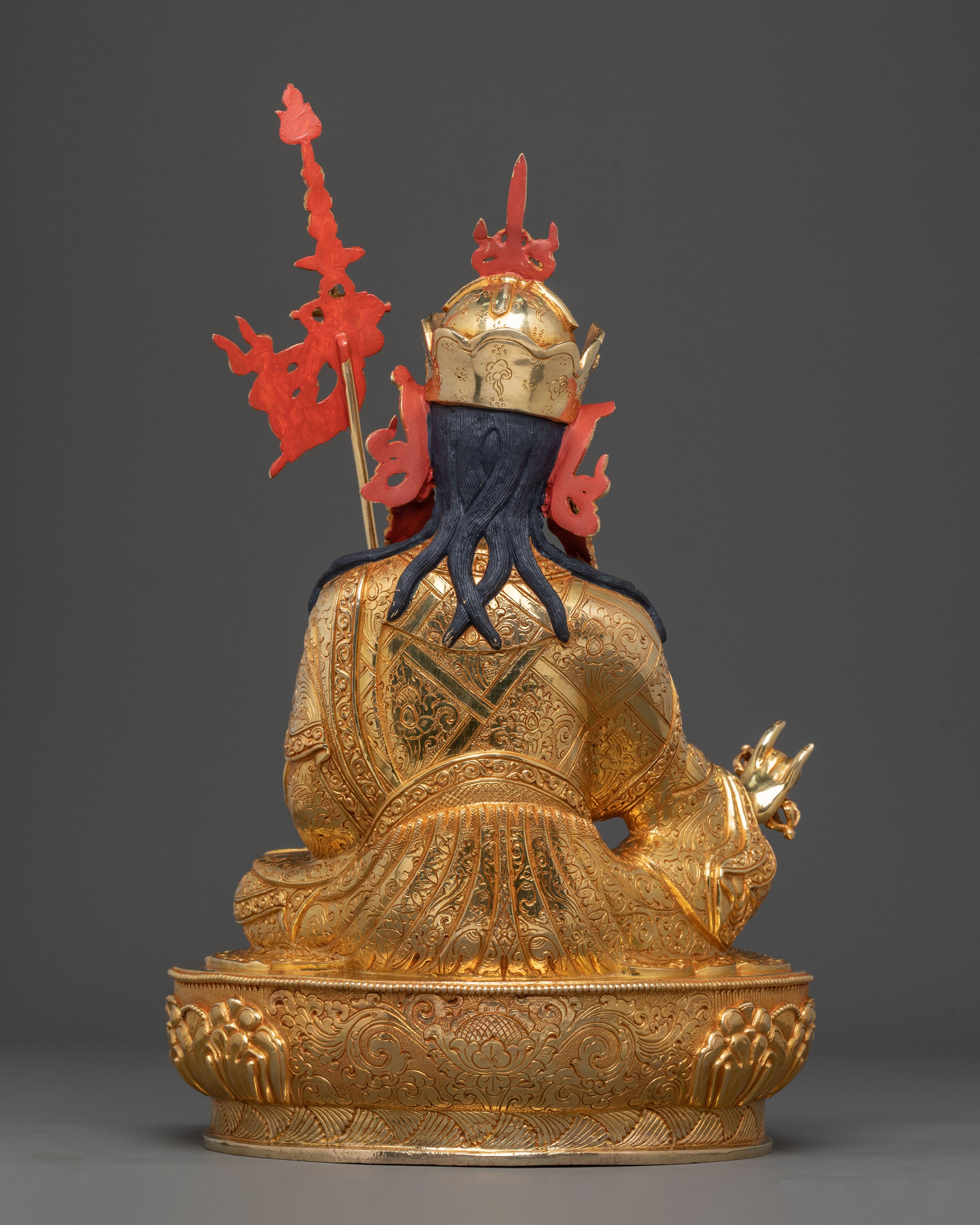 Guru Rinpoche Statue: Tibetan Buddhist Master