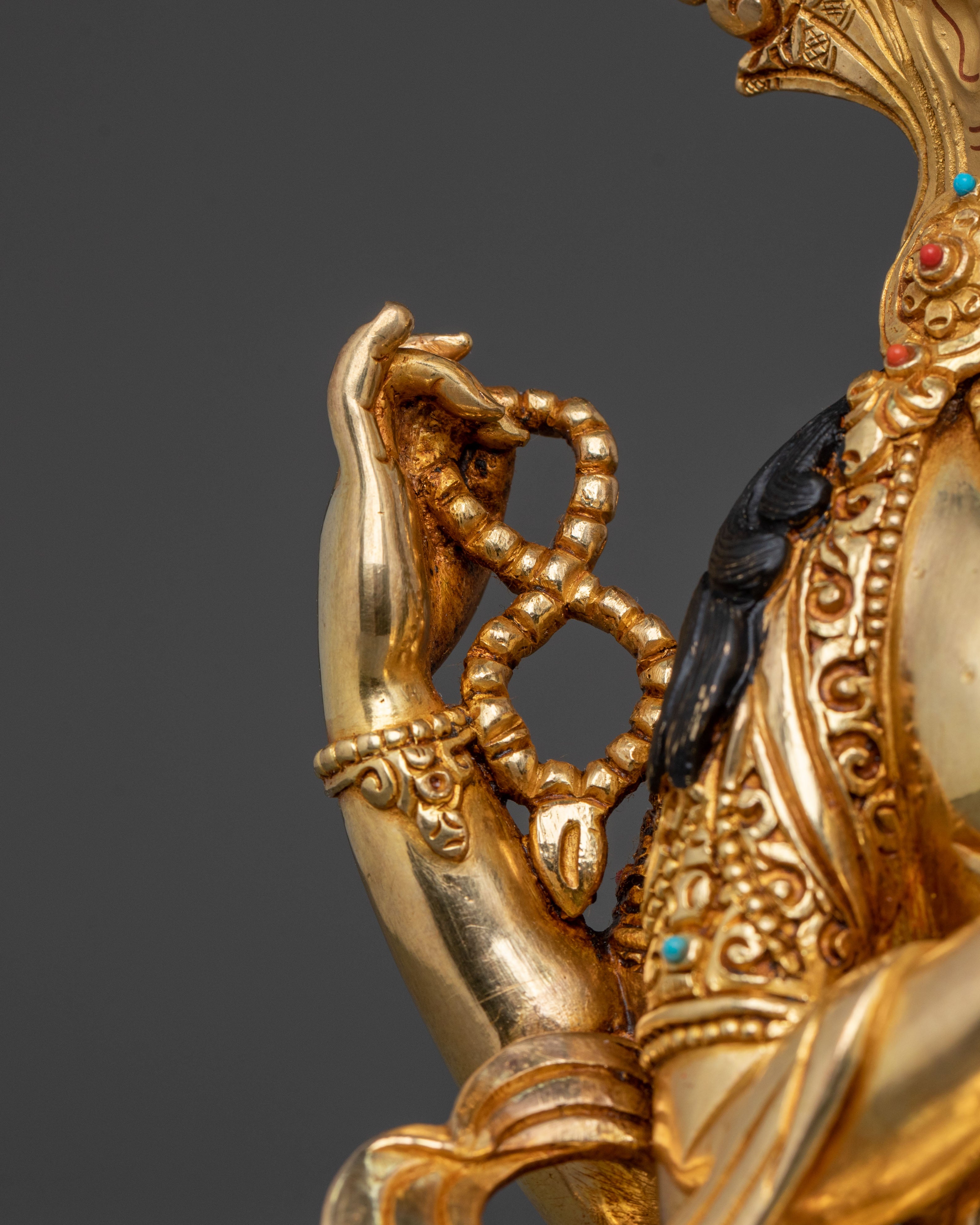 Avalokitesvara Statue | Symbol of Infinite Compassion