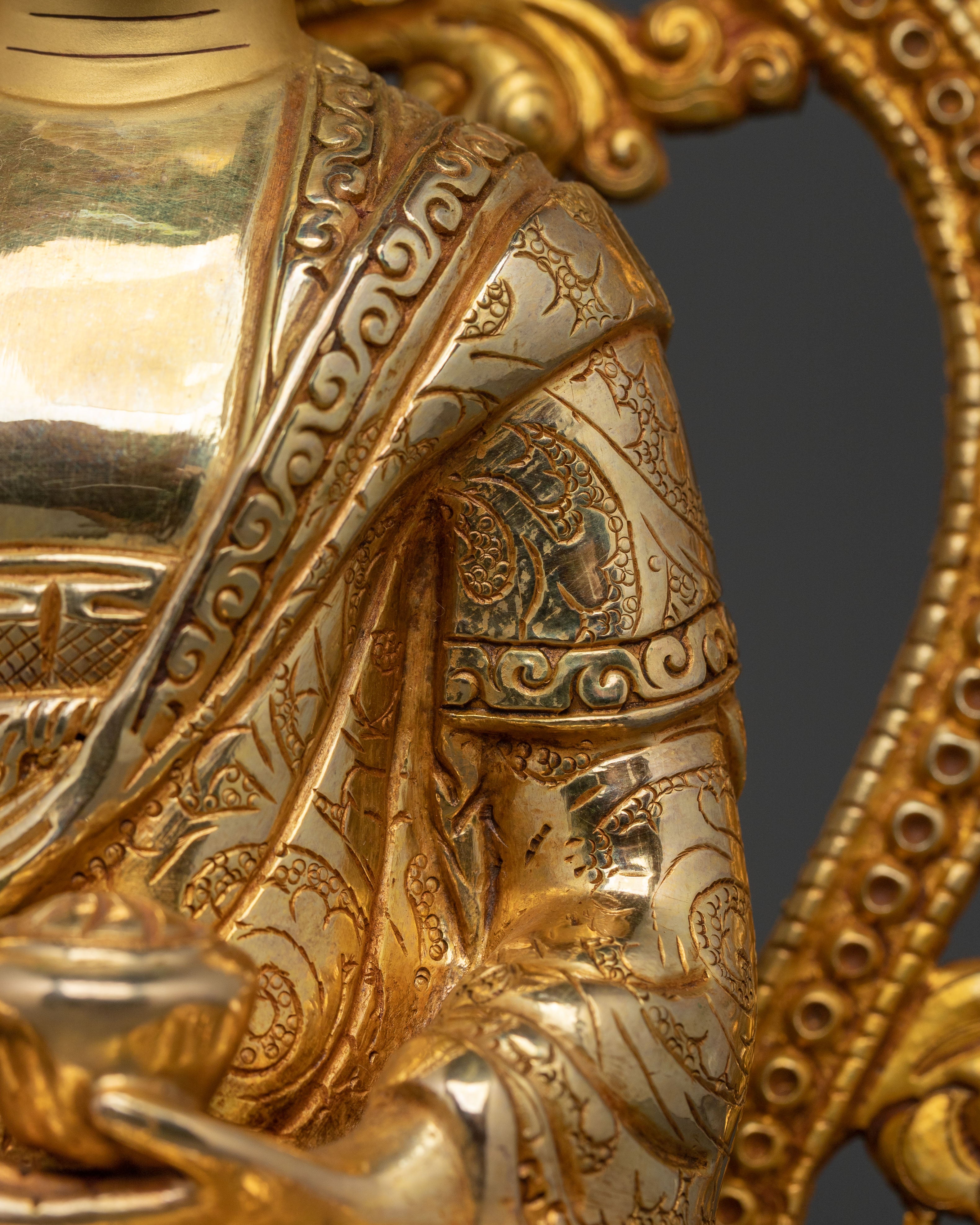 Shakyamuni Buddha Enlightenment Dharma Statue | 24K Gold Gilded
