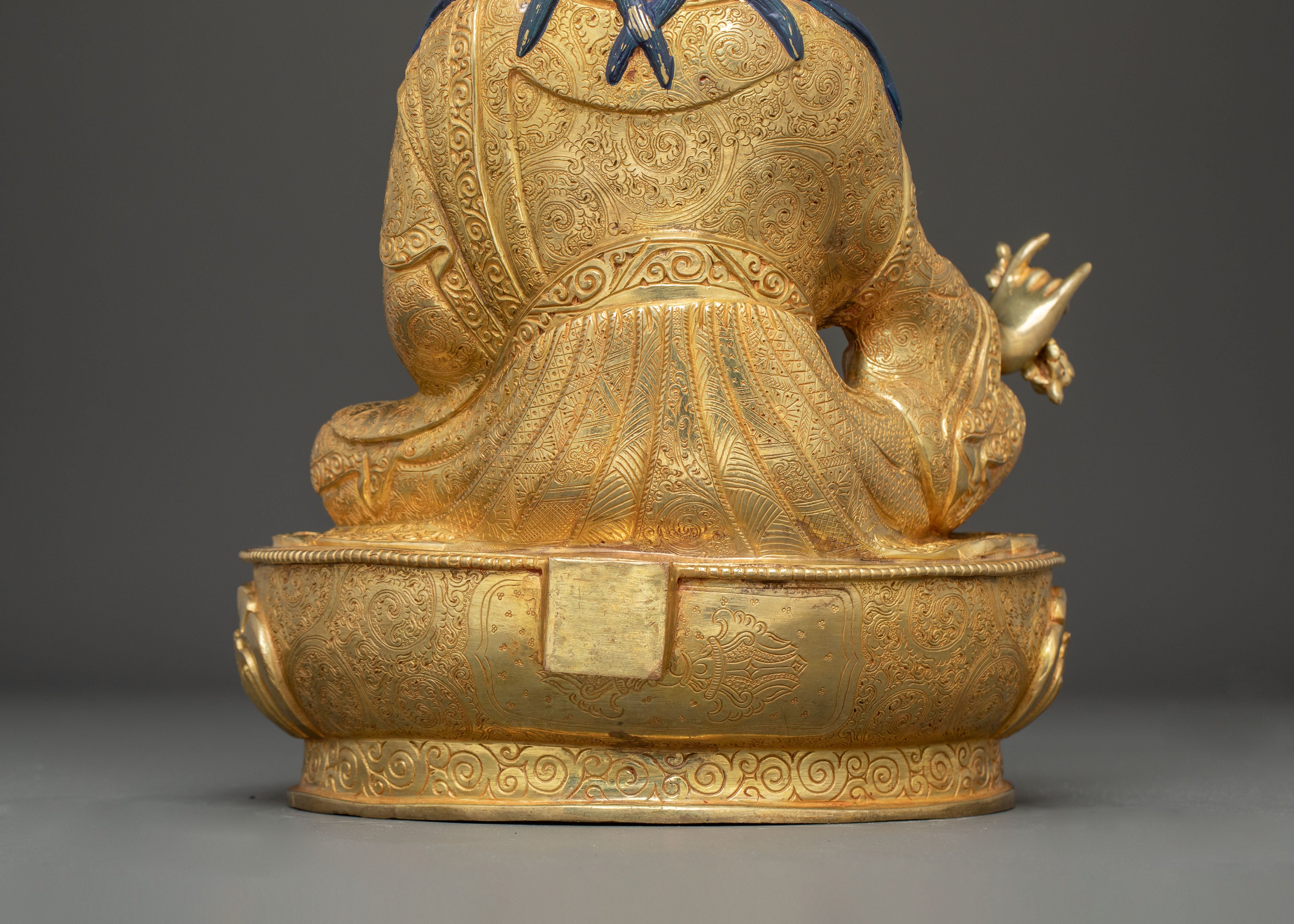 Statue of Guru Rinpoche: Lotus Born Second Buddha