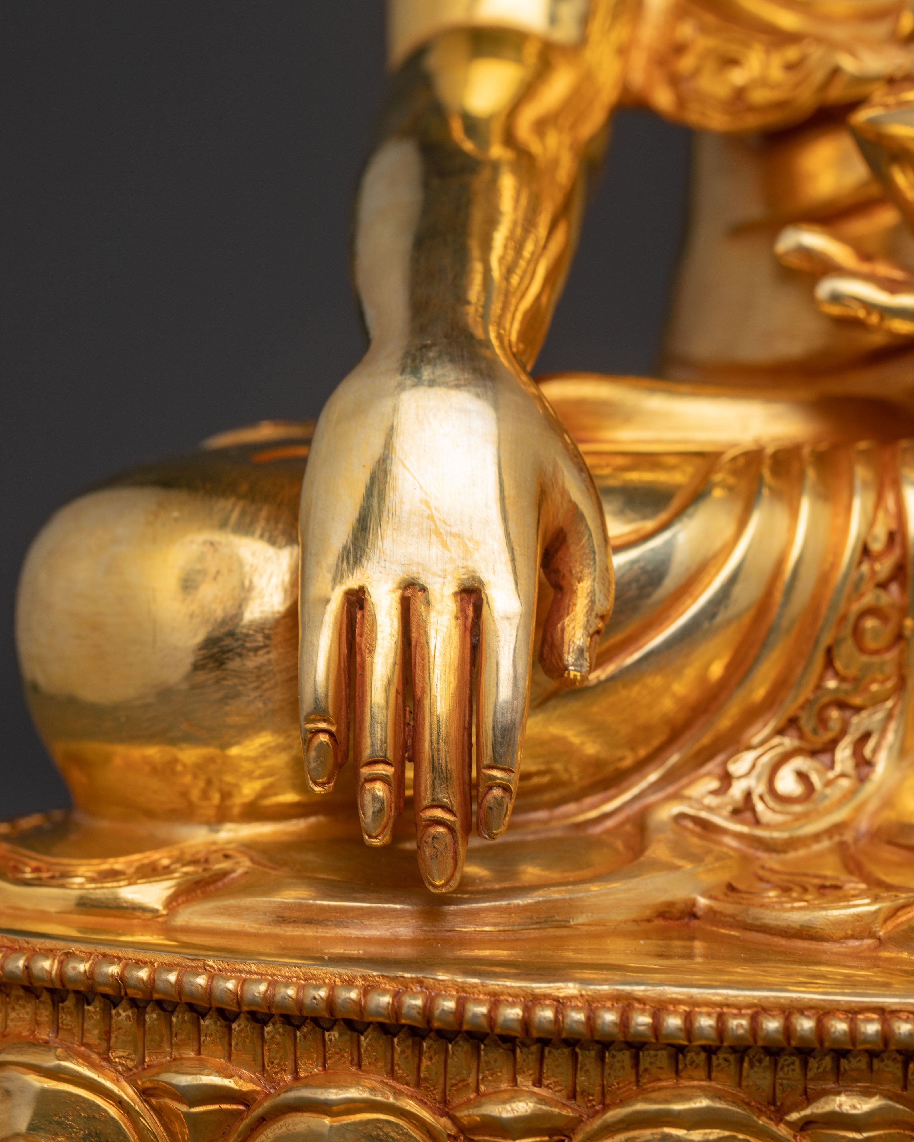 Golden Statue of Shakyamuni Buddha, Founder of Buddhism | The Enlightened One