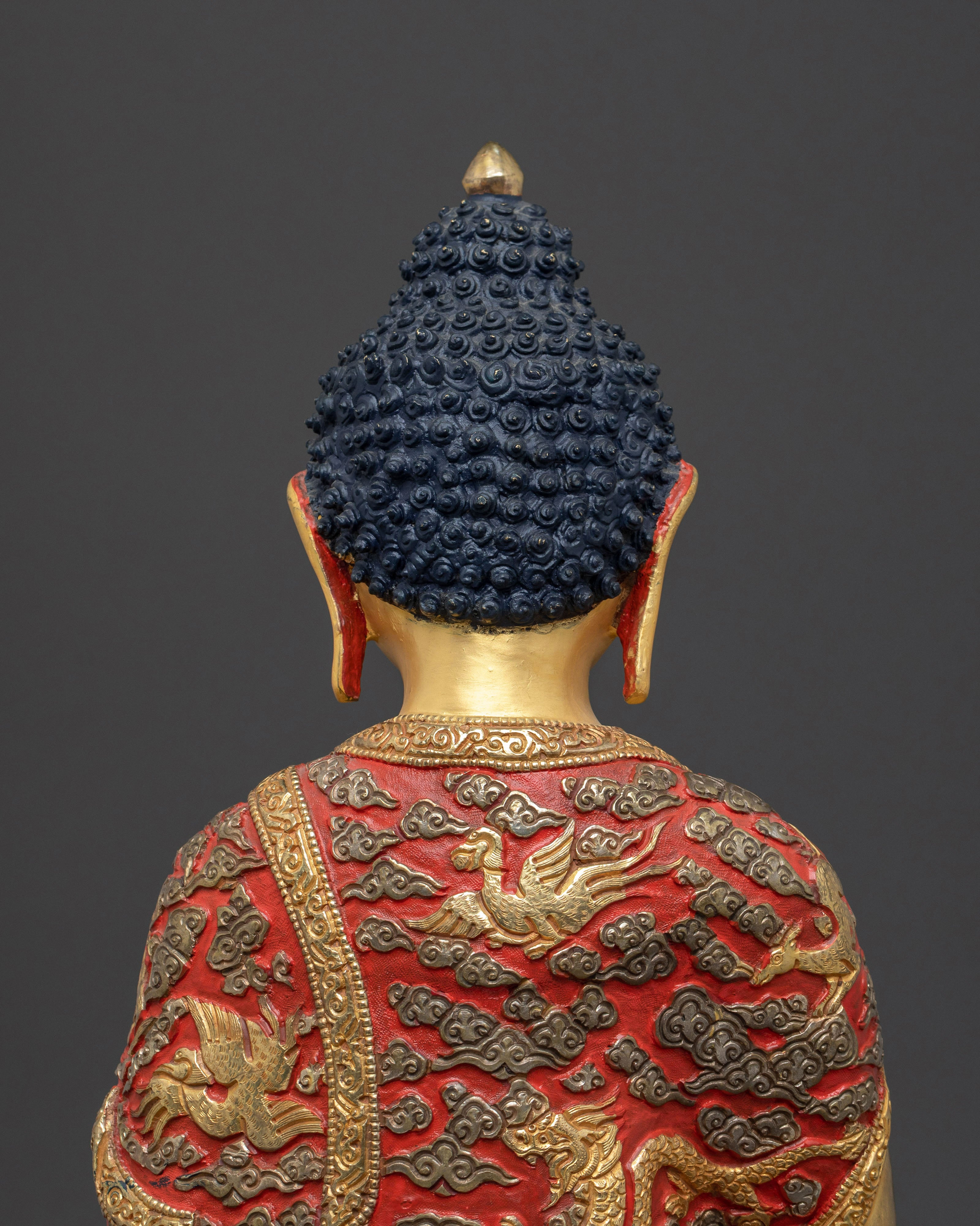 Shakyamuni Buddha Golden Statue: Enlightened Presence