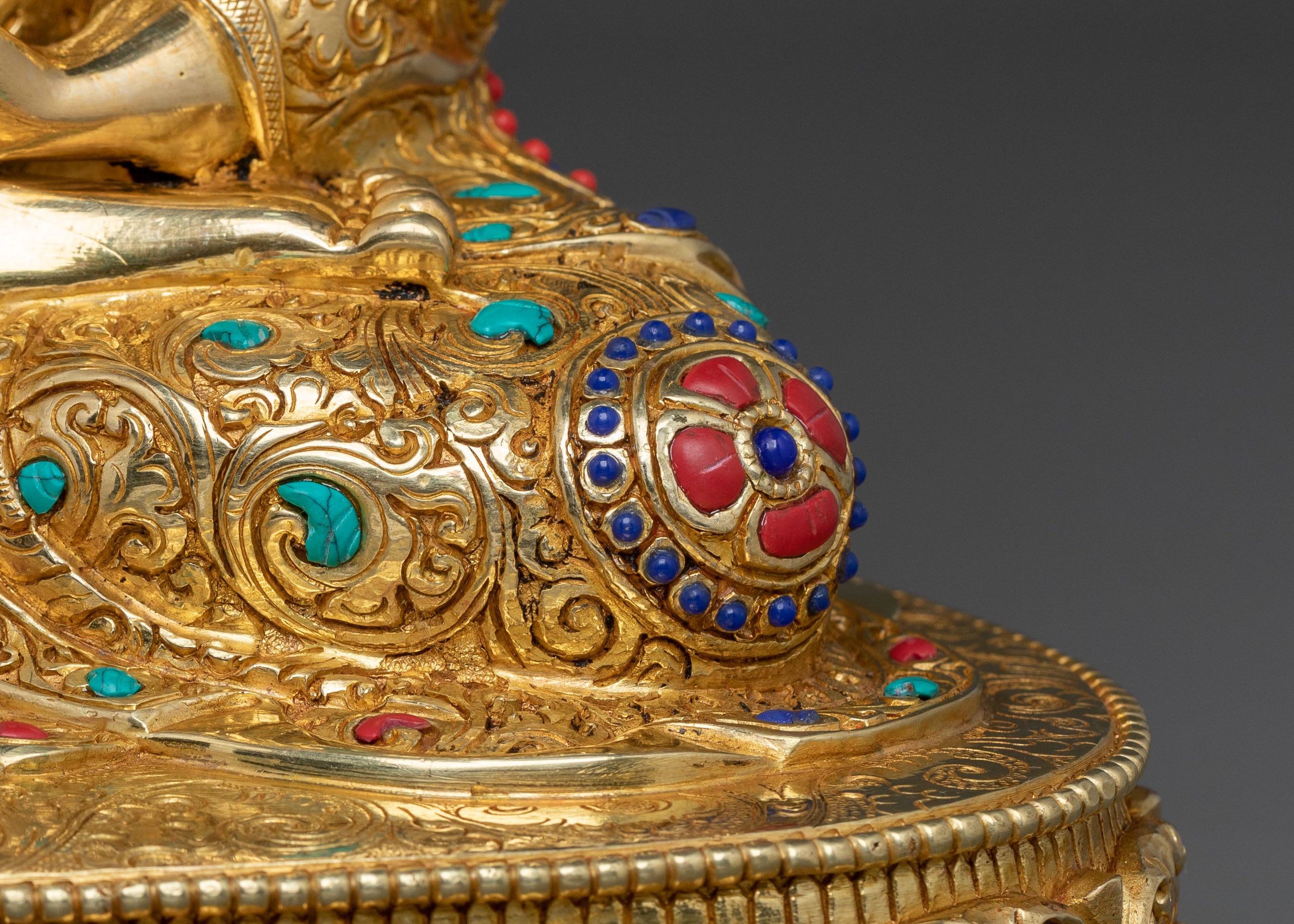 Sage of Shakya Clan: Shakyamuni Buddha Statue