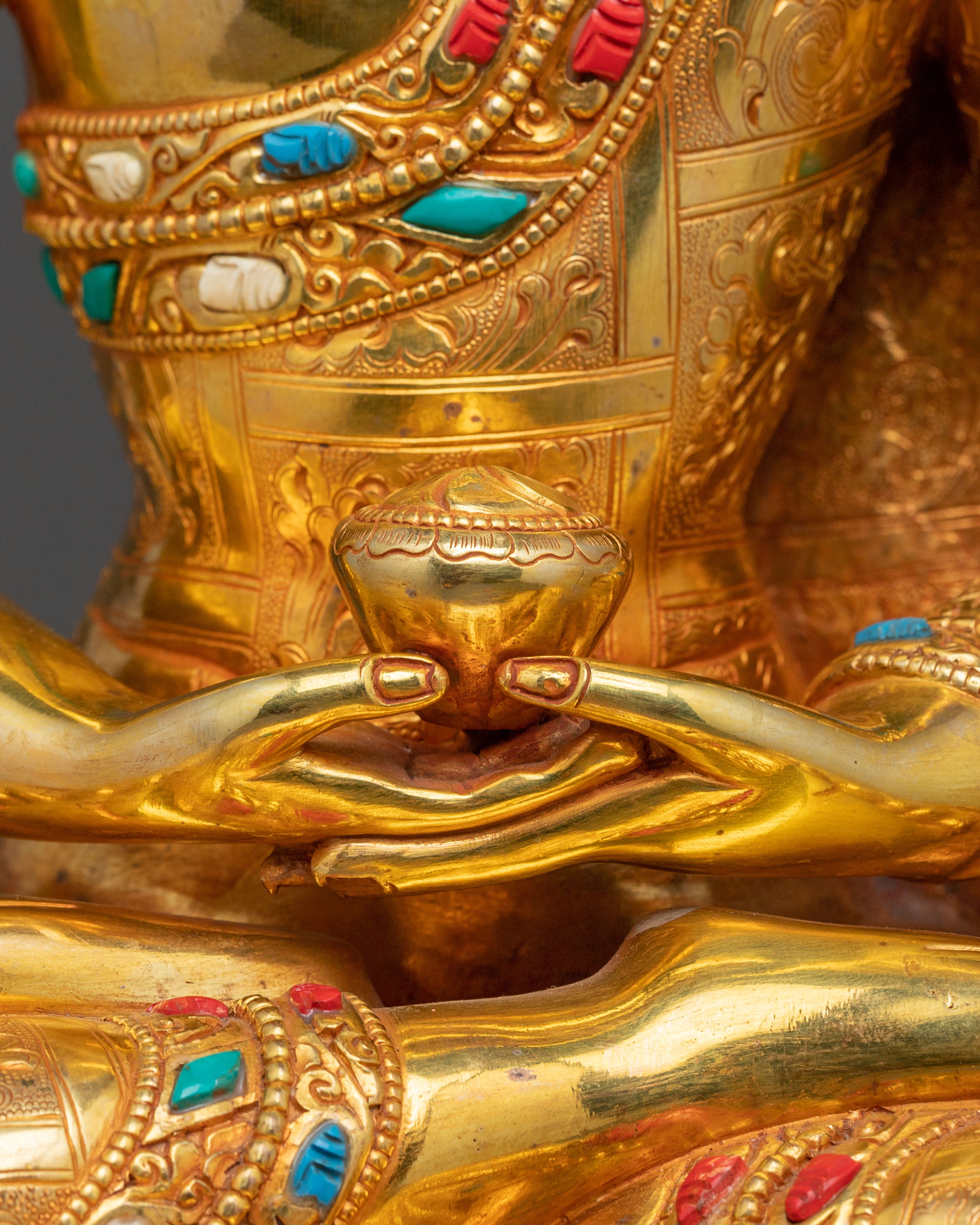 Amitabha Buddha Divine Peace Statue – Hand-Gilded Art