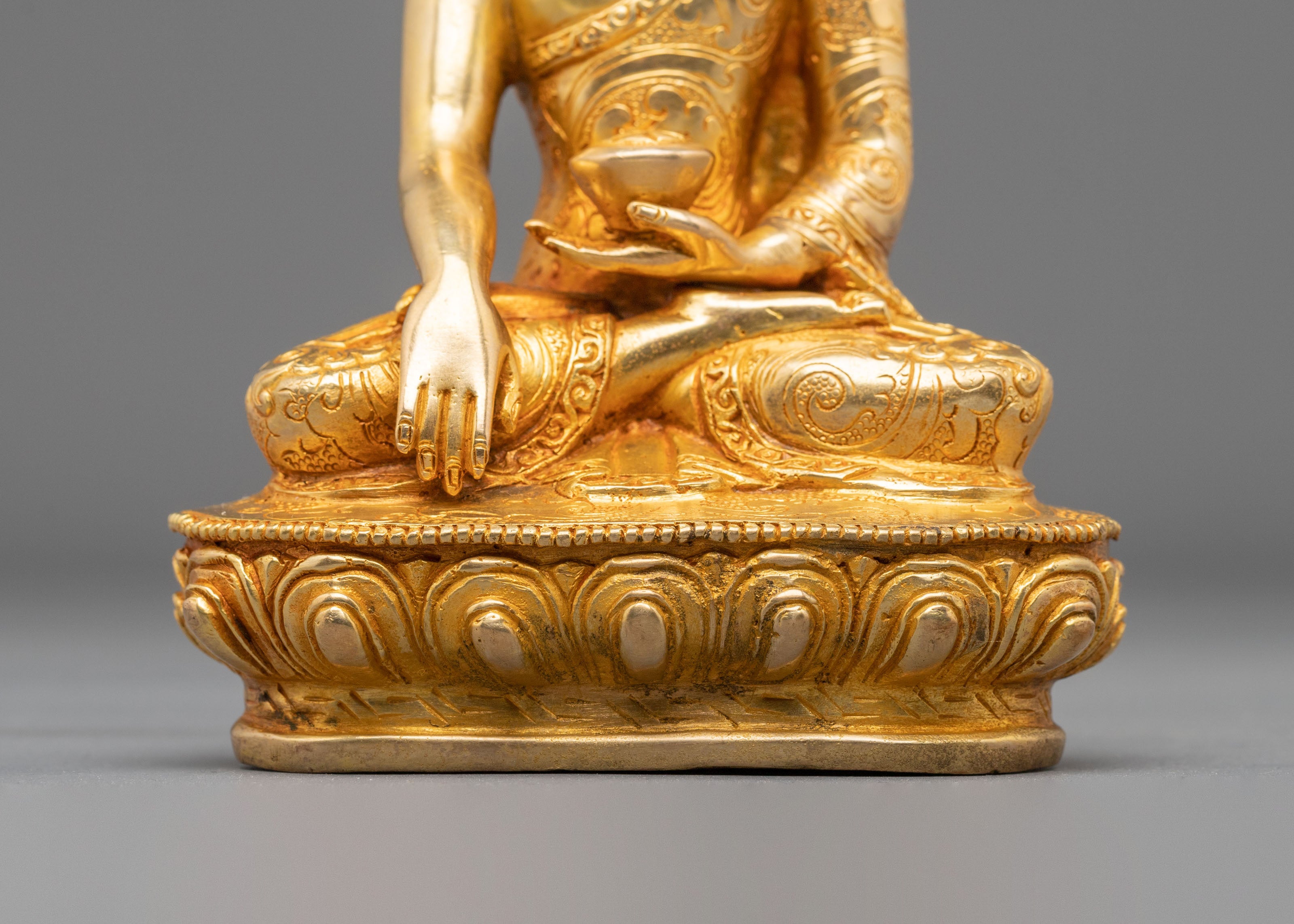 Shakyamuni Buddha Sculpture | 24K Gold Gilded