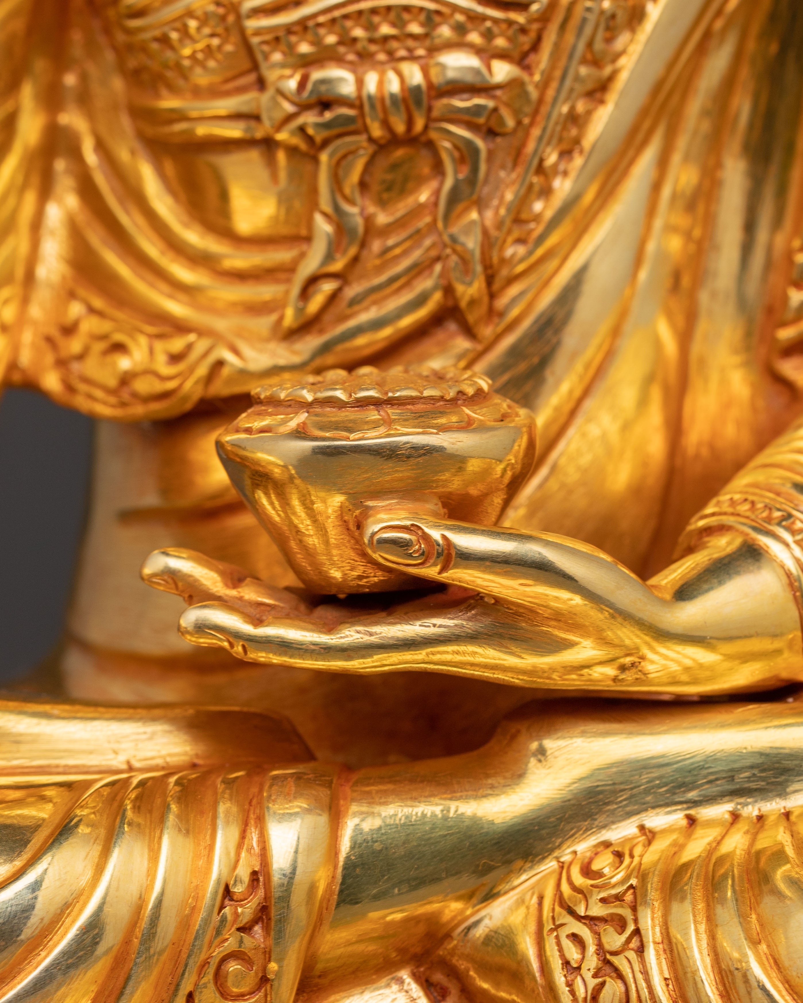 Golden Statue of Shakyamuni Buddha, Founder of Buddhism | The Enlightened One