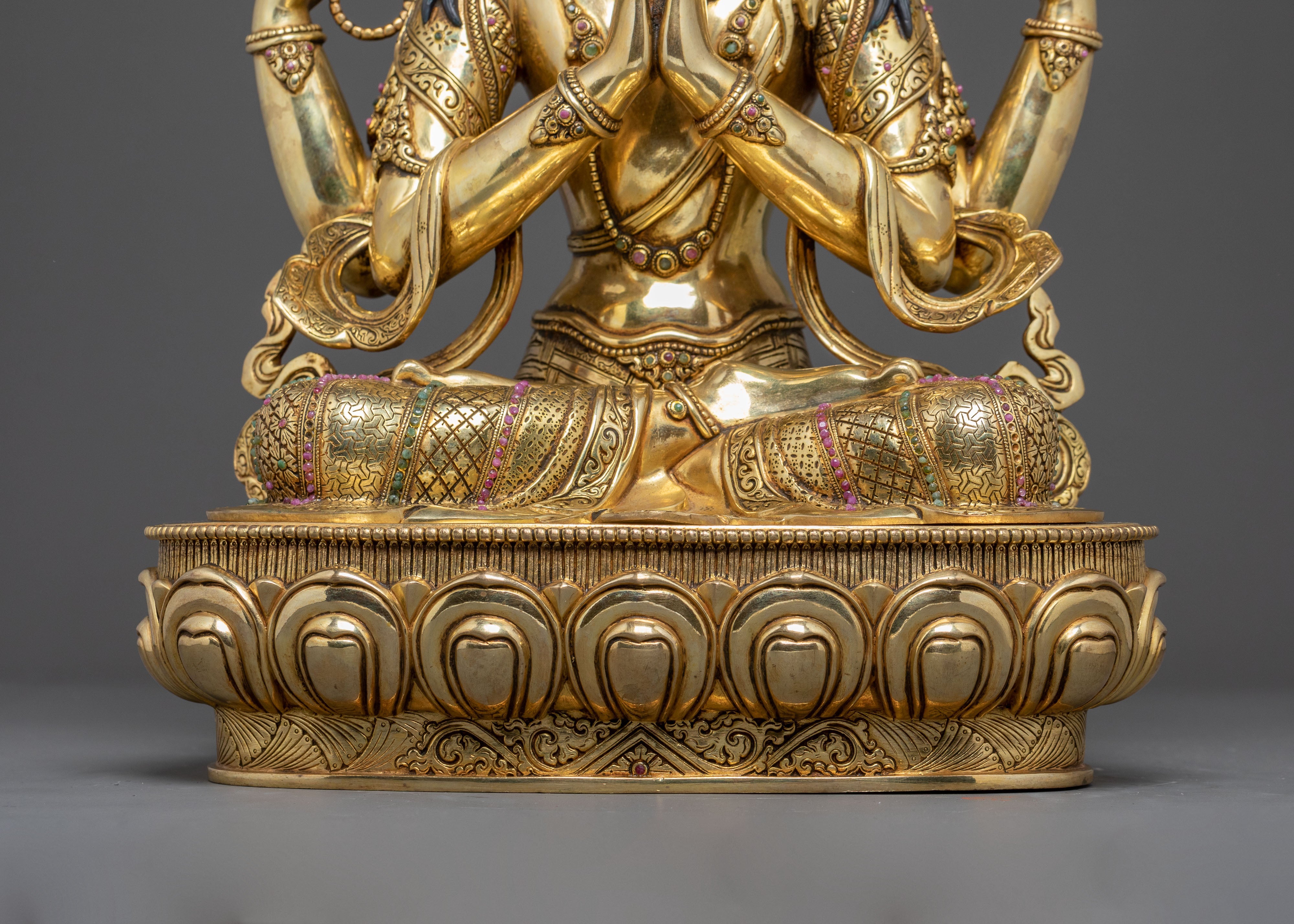 Peaceful Chenrezig Buddha Statue | Hand-Gilded Serenity
