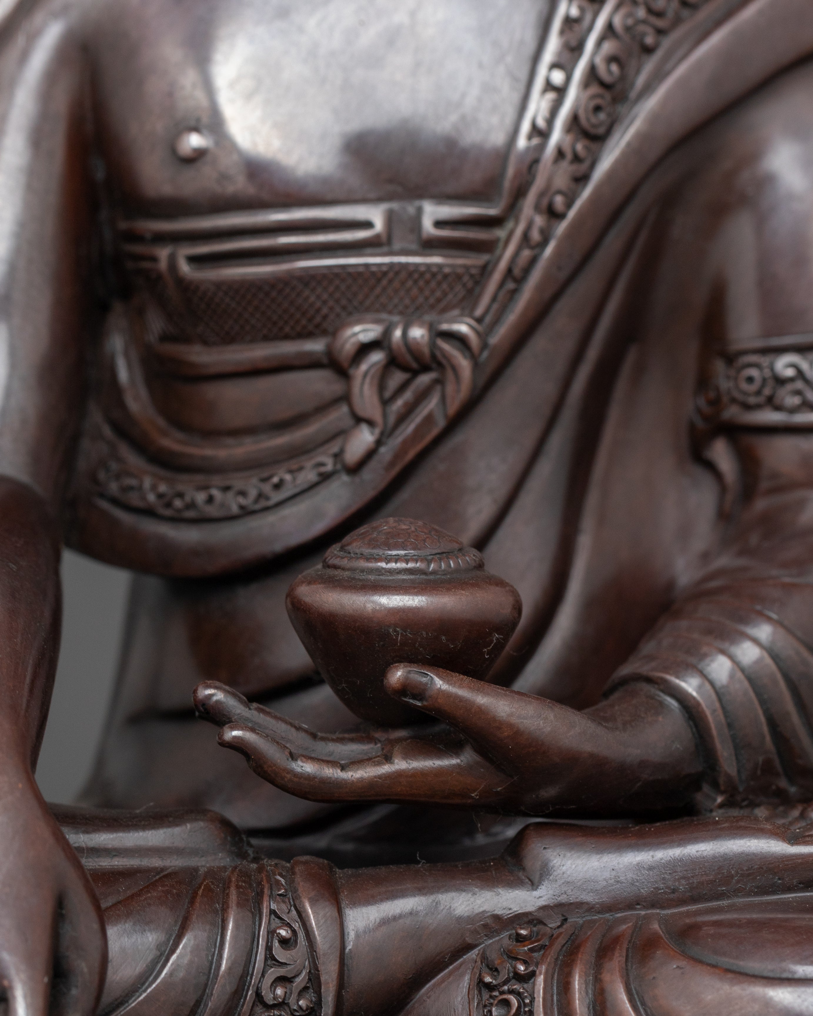 Shakyamuni Buddha: Buddhist Sacred Figurine