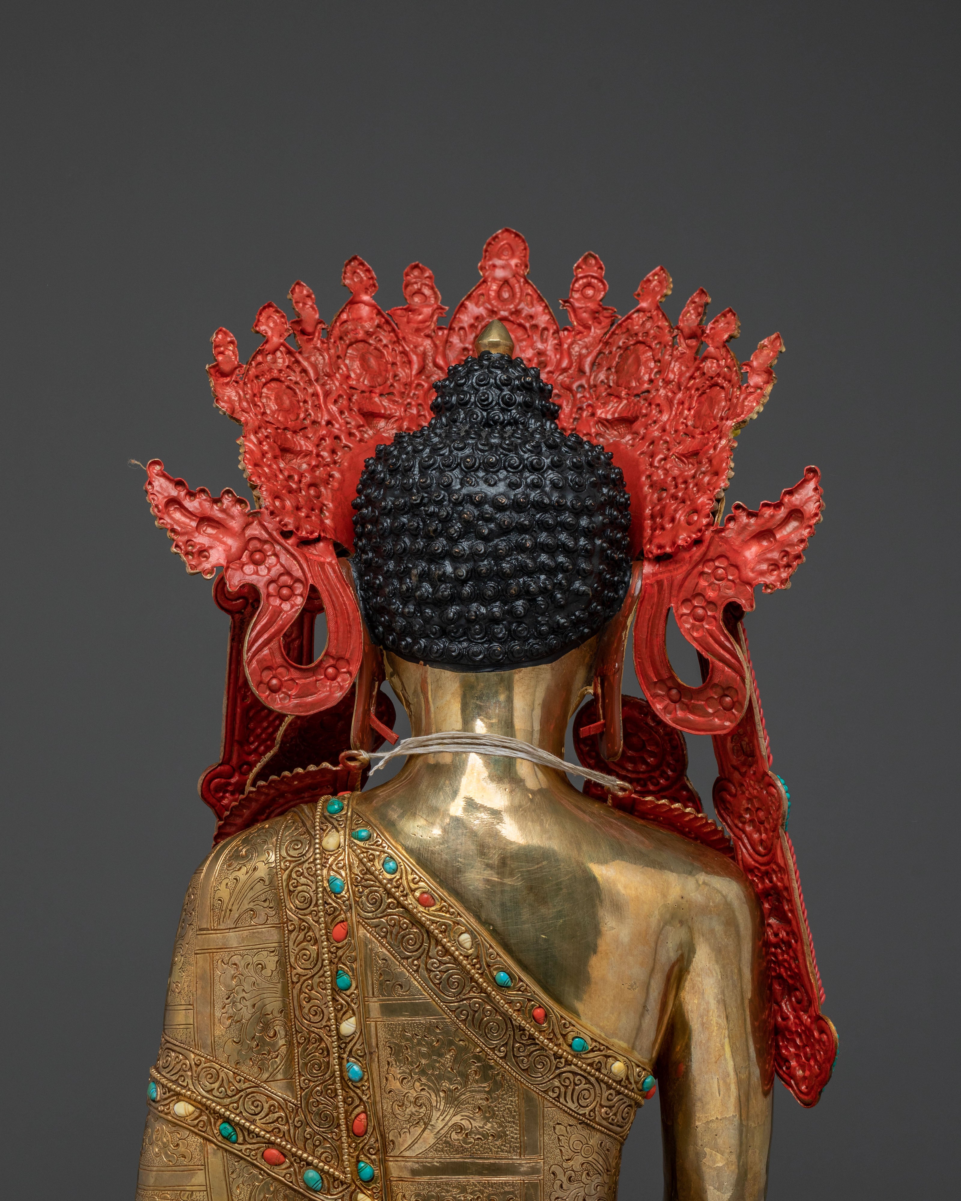 Crowned Buddha of Enlightenment Statue: Sacred Symbol of Wisdom and Awakening